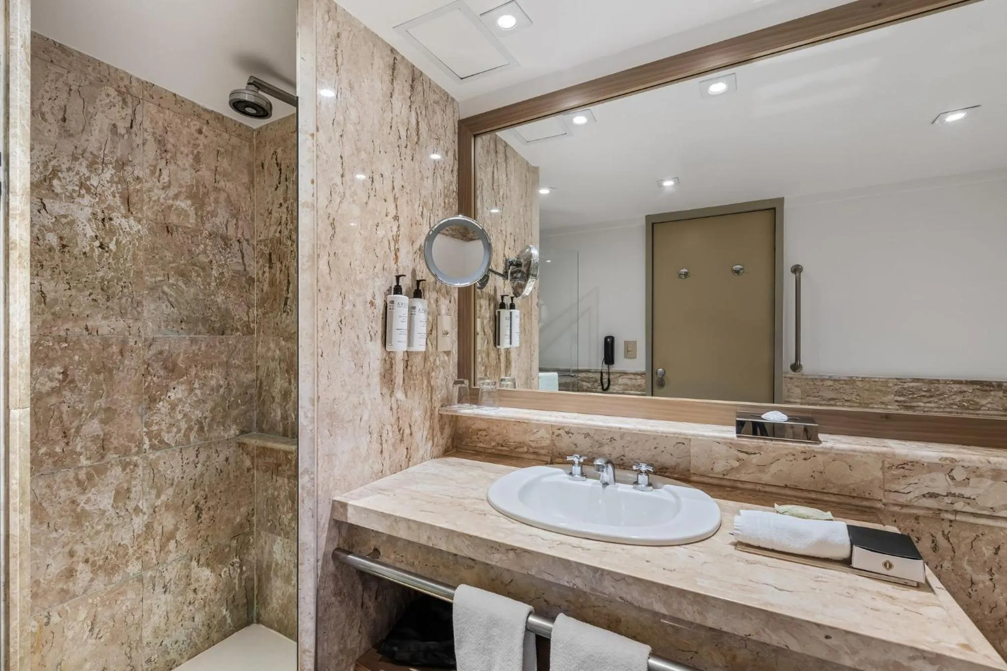 Bathroom in InterContinental São Paulo by IHG