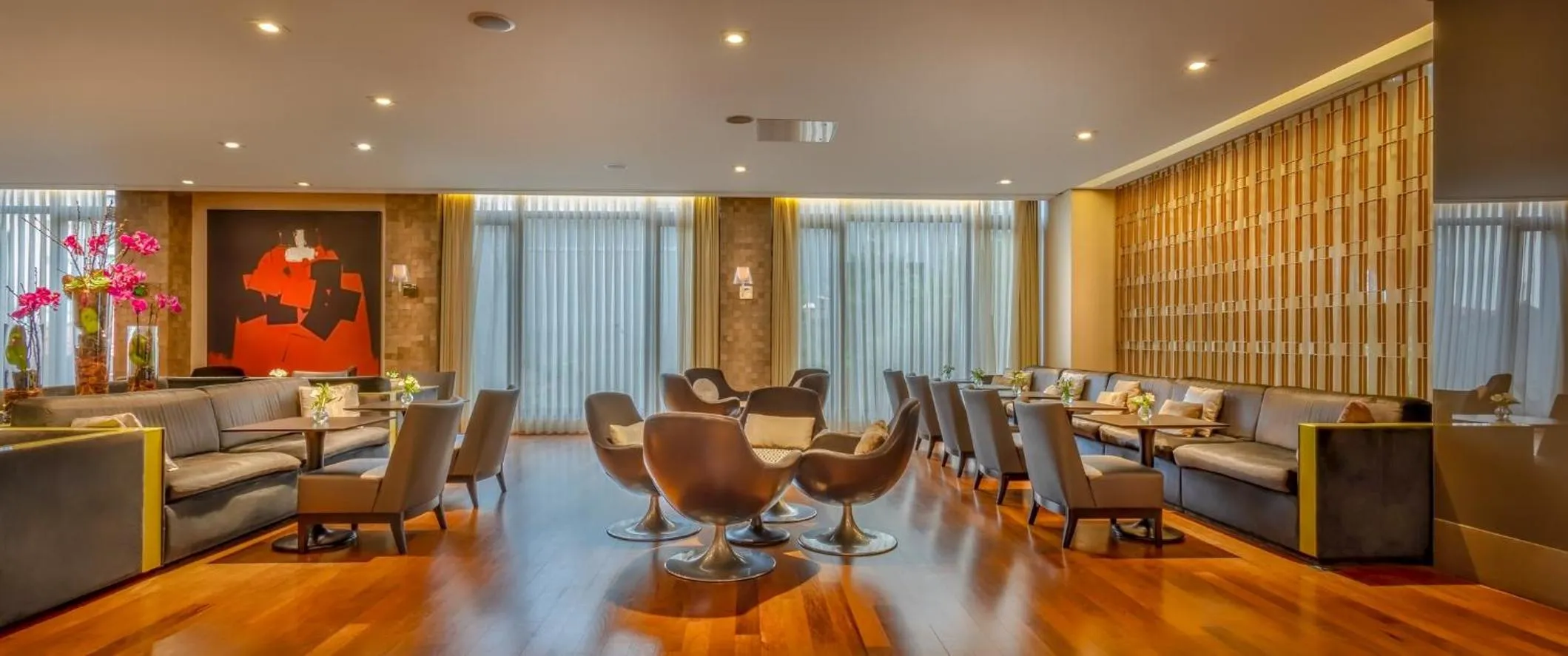 Lounge or bar in InterContinental São Paulo by IHG