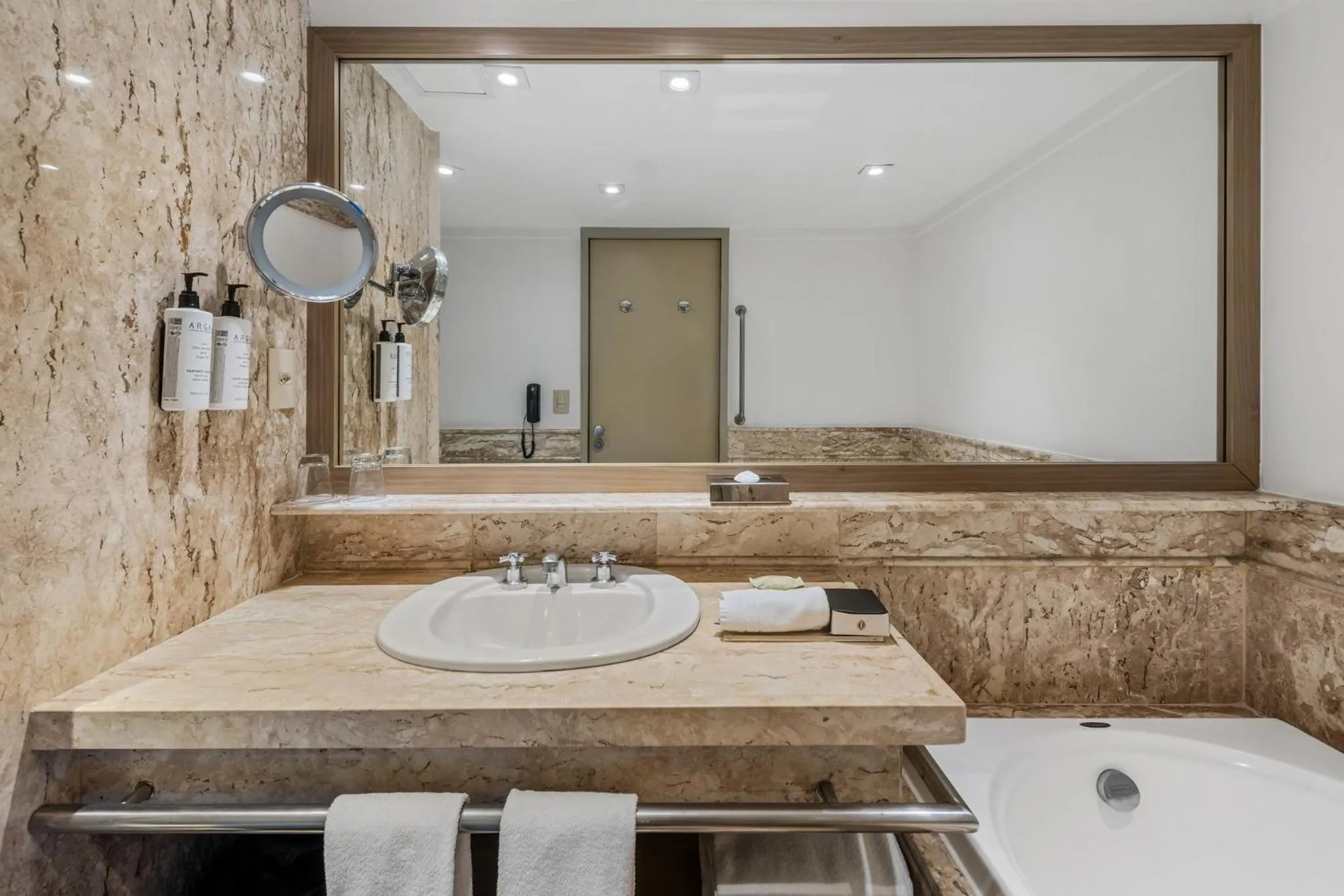 Bathroom in InterContinental São Paulo by IHG