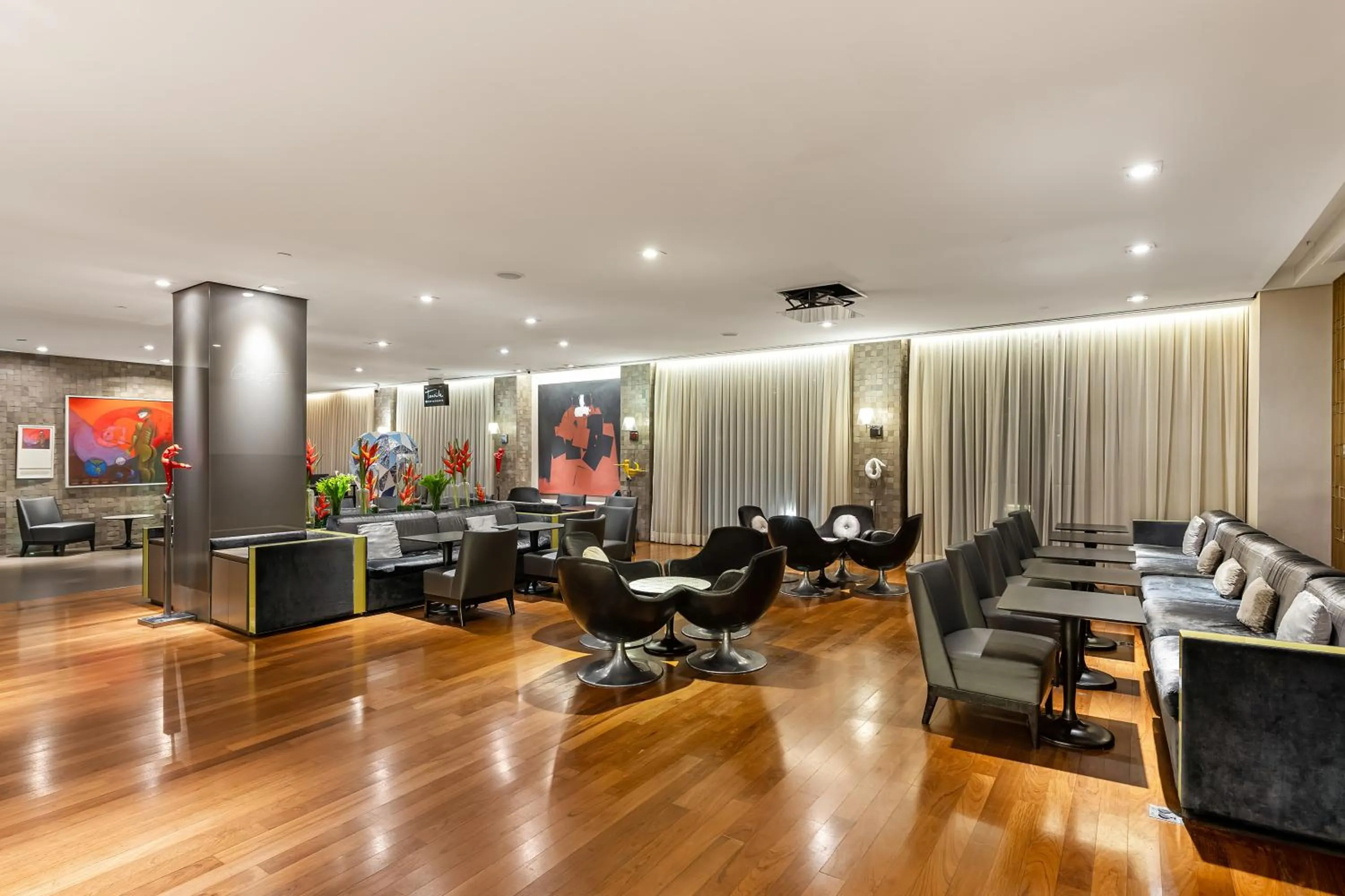 Lounge or bar in InterContinental São Paulo by IHG