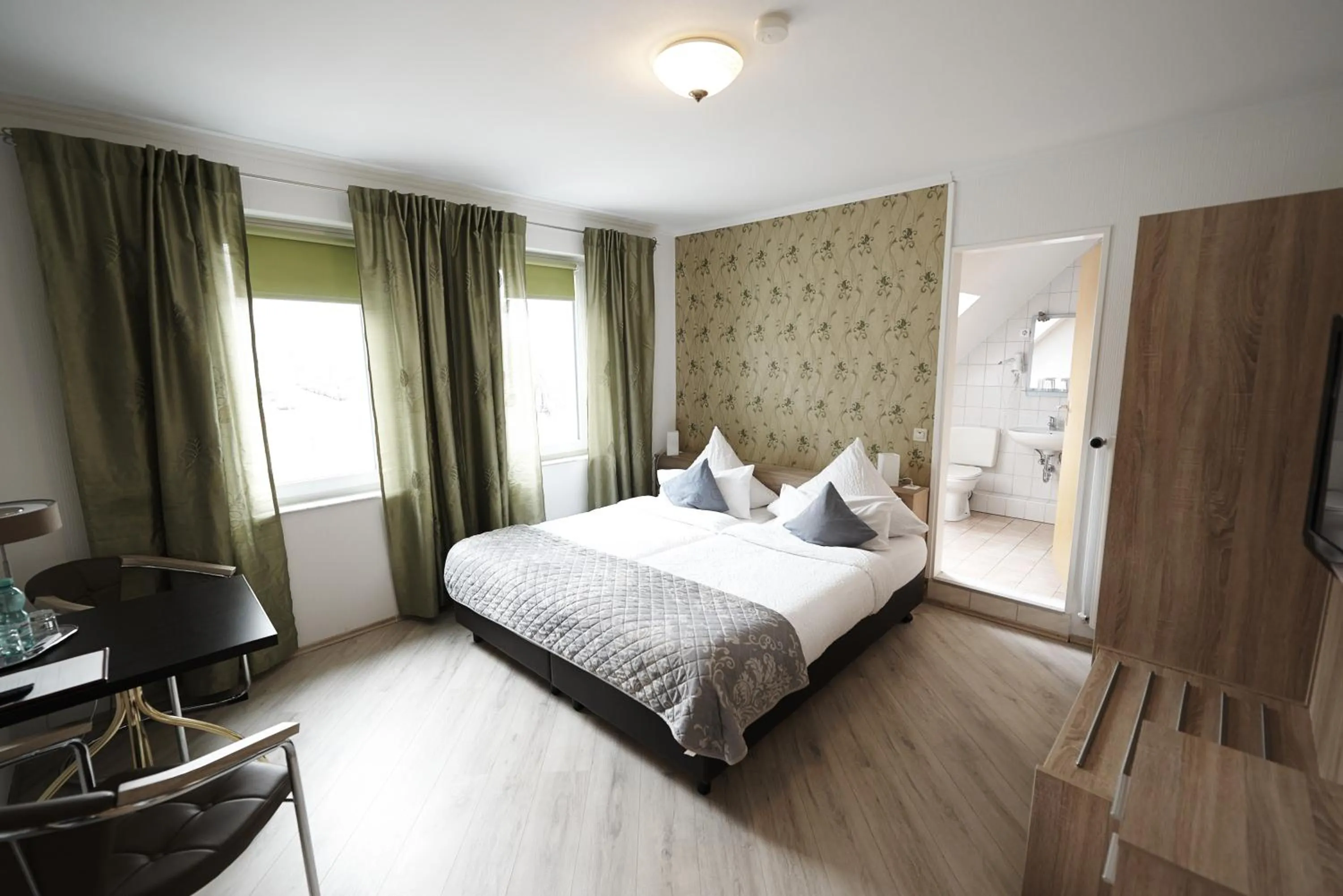 Bed in Hotel Wurster Kroog