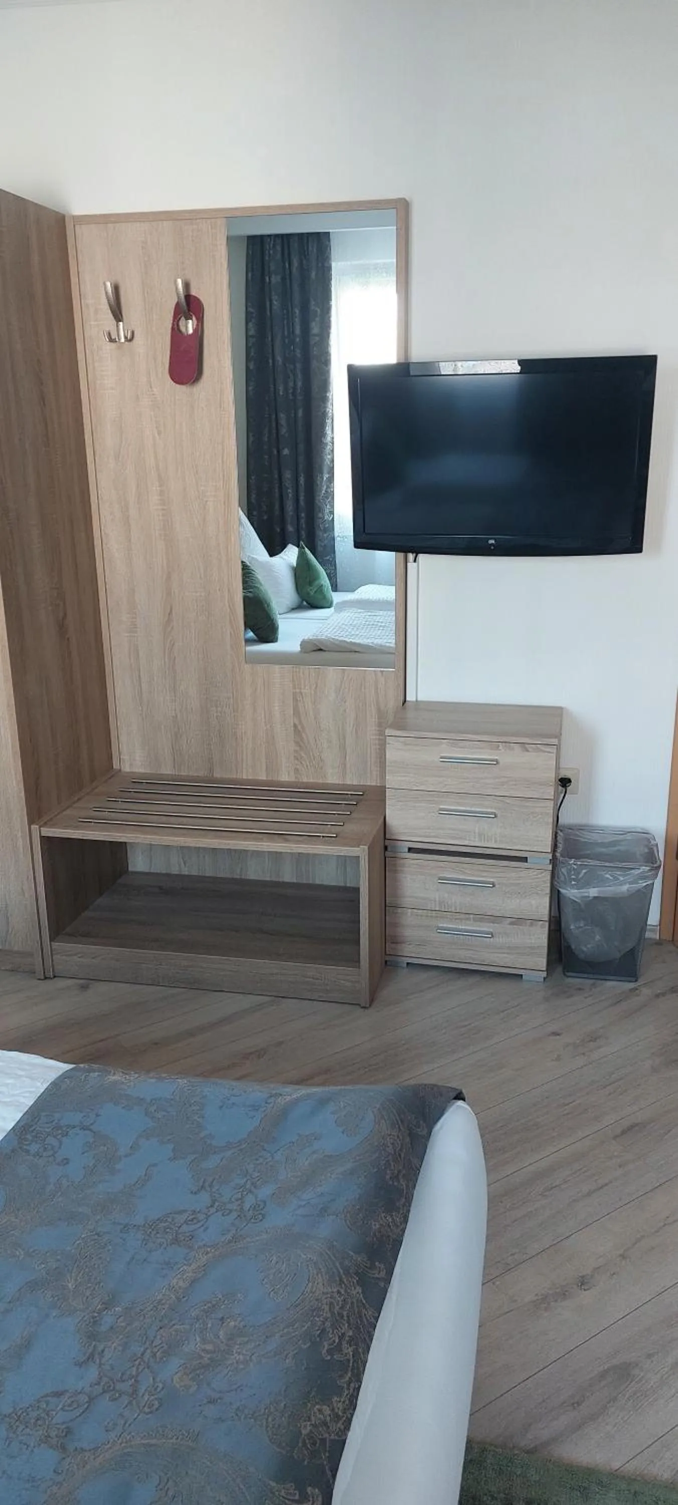 TV and multimedia, Bed in Hotel Wurster Kroog