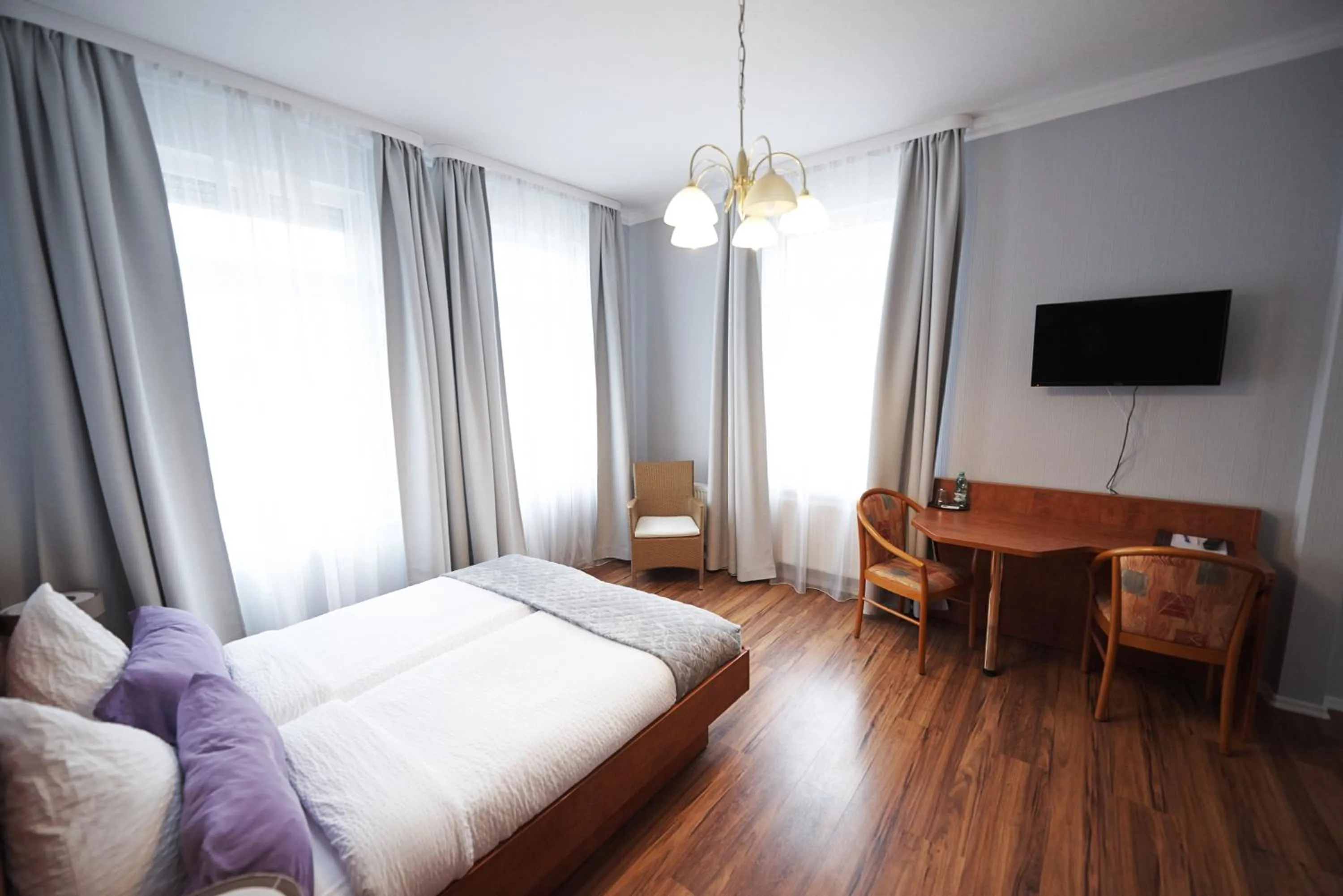 TV and multimedia, Bed in Hotel Wurster Kroog