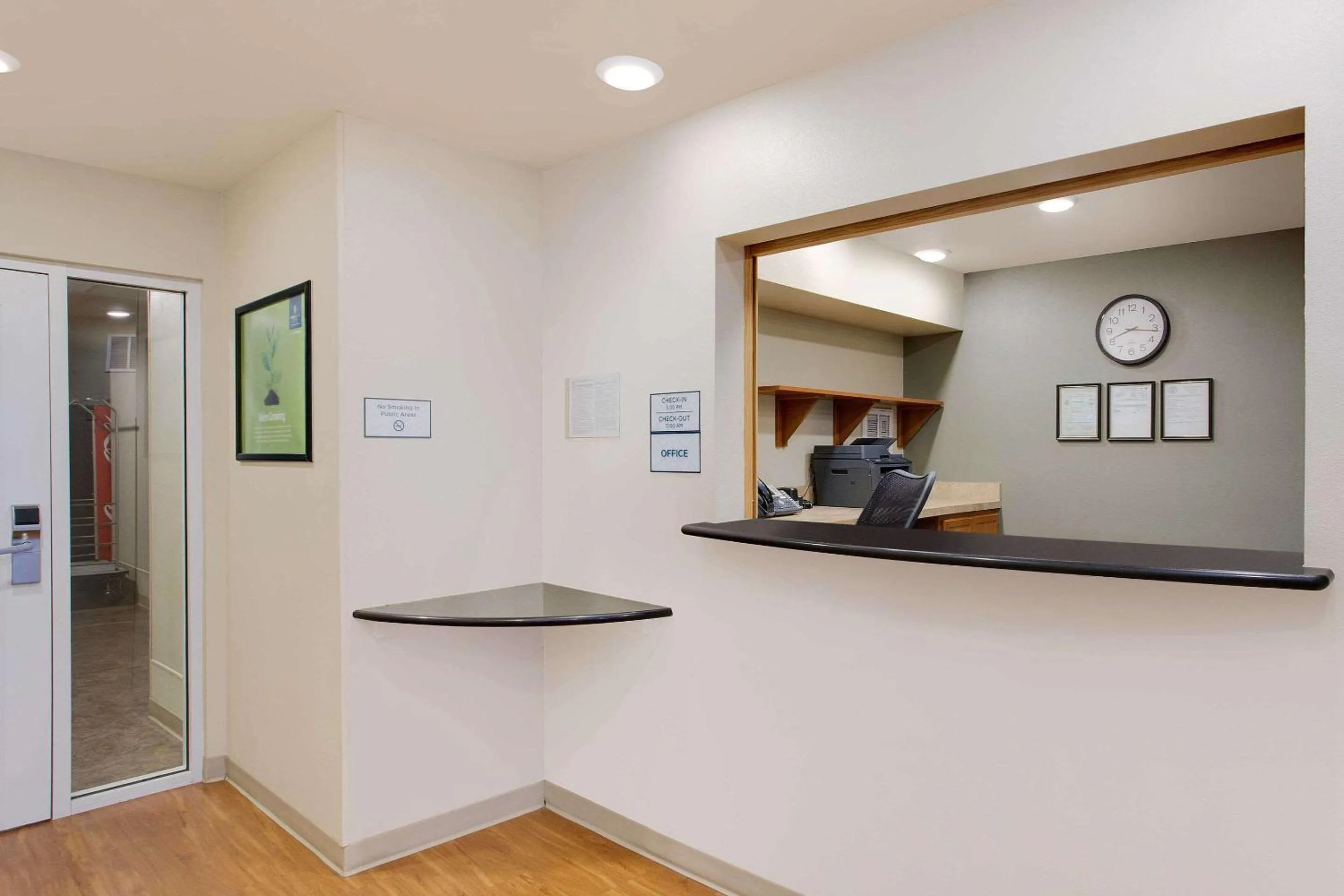 Lobby or reception in WoodSpring Suites Virginia Beach