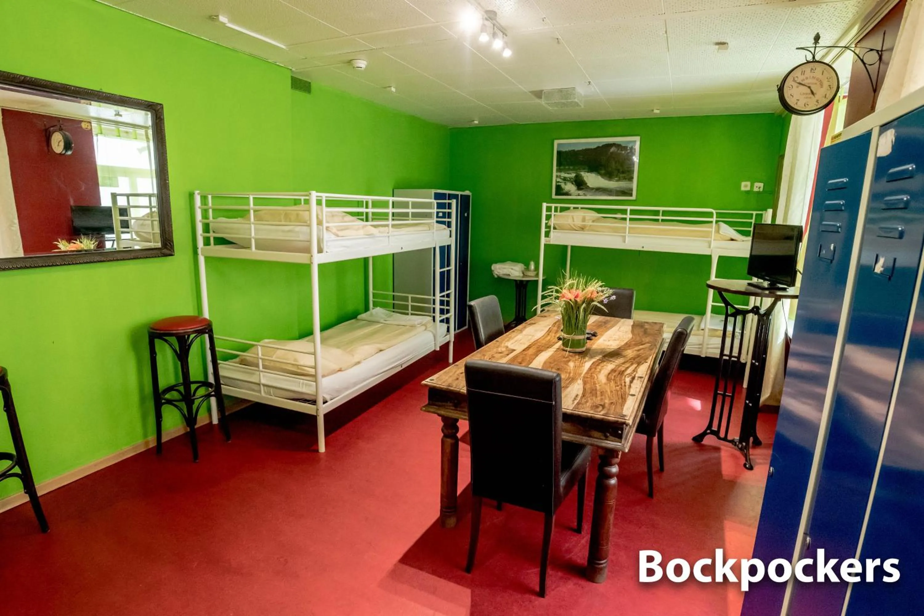 Bed in Hotel & Backpackers Zak Schaffhausen