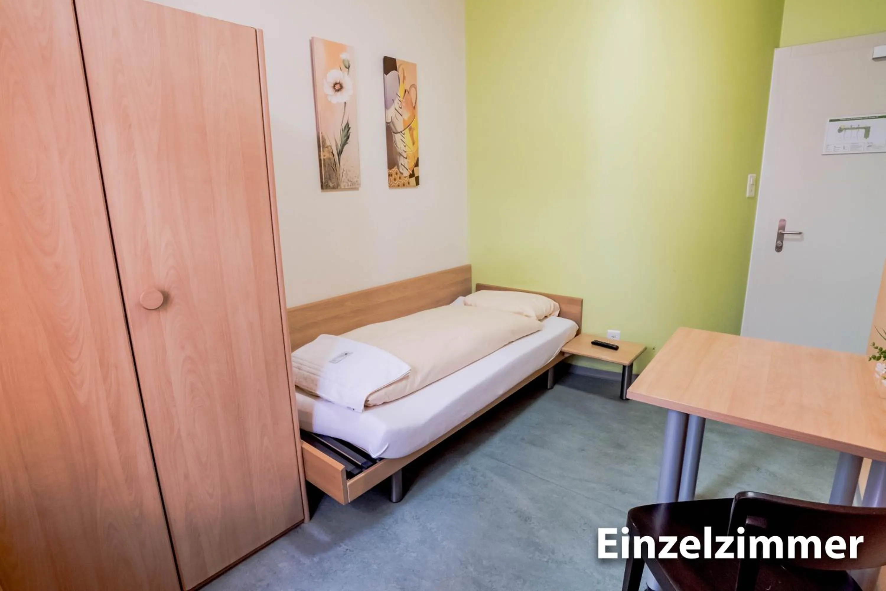 Bed in Hotel & Backpackers Zak Schaffhausen