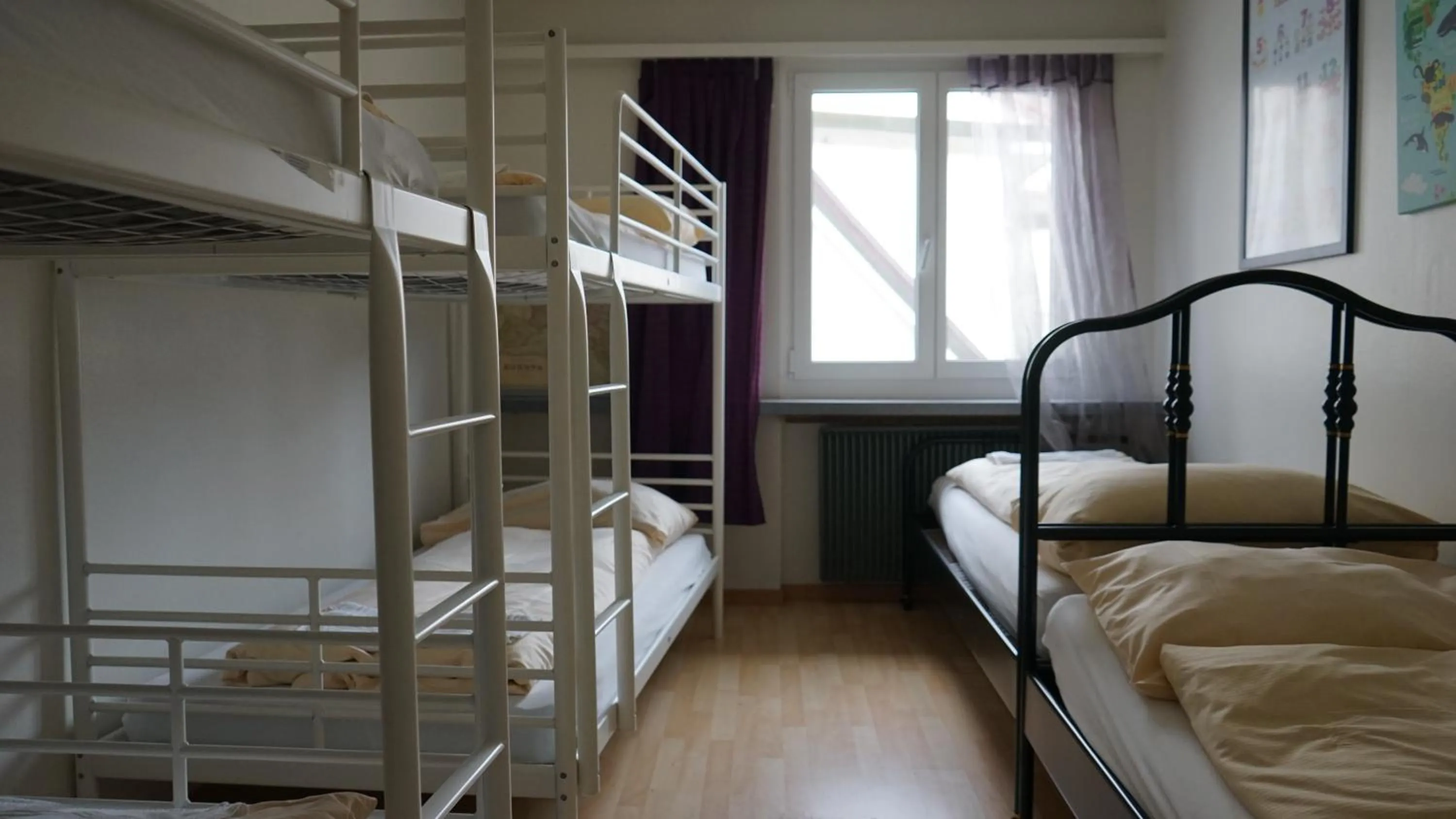 Bed in Hotel & Backpackers Zak Schaffhausen