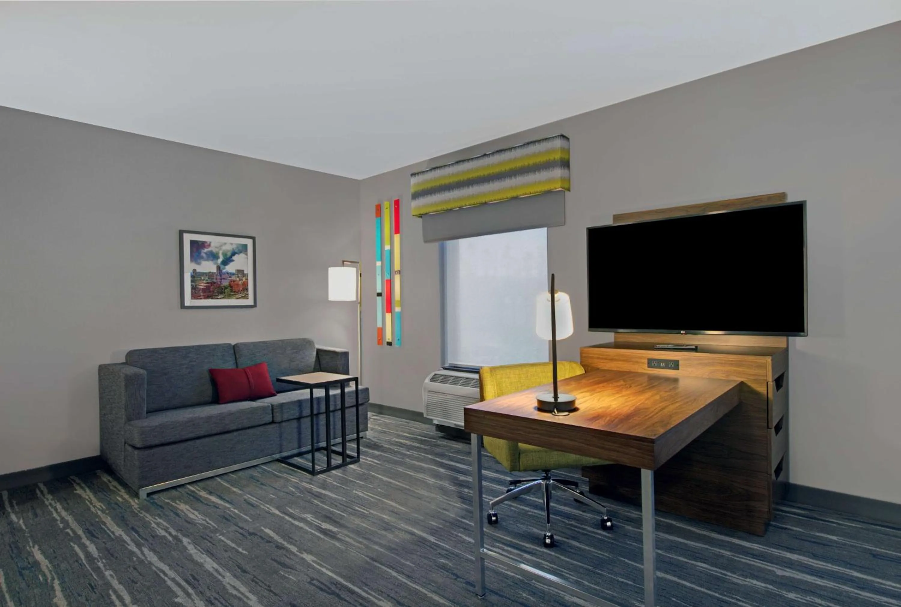 Living room in Hampton Inn & Suites by Hilton Syracuse Dewitt