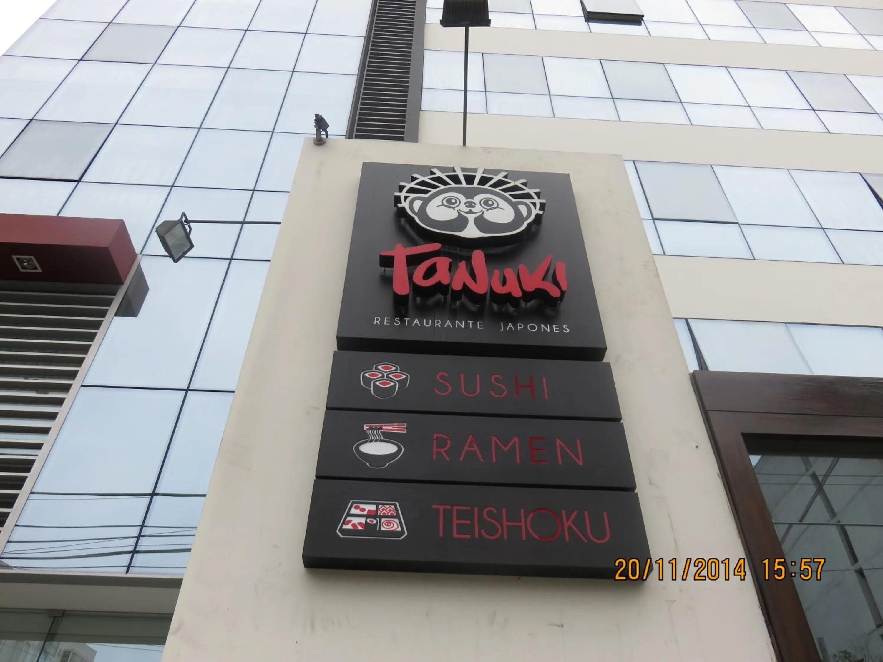 Restaurant/places to eat in Allpa Hotel & Suites