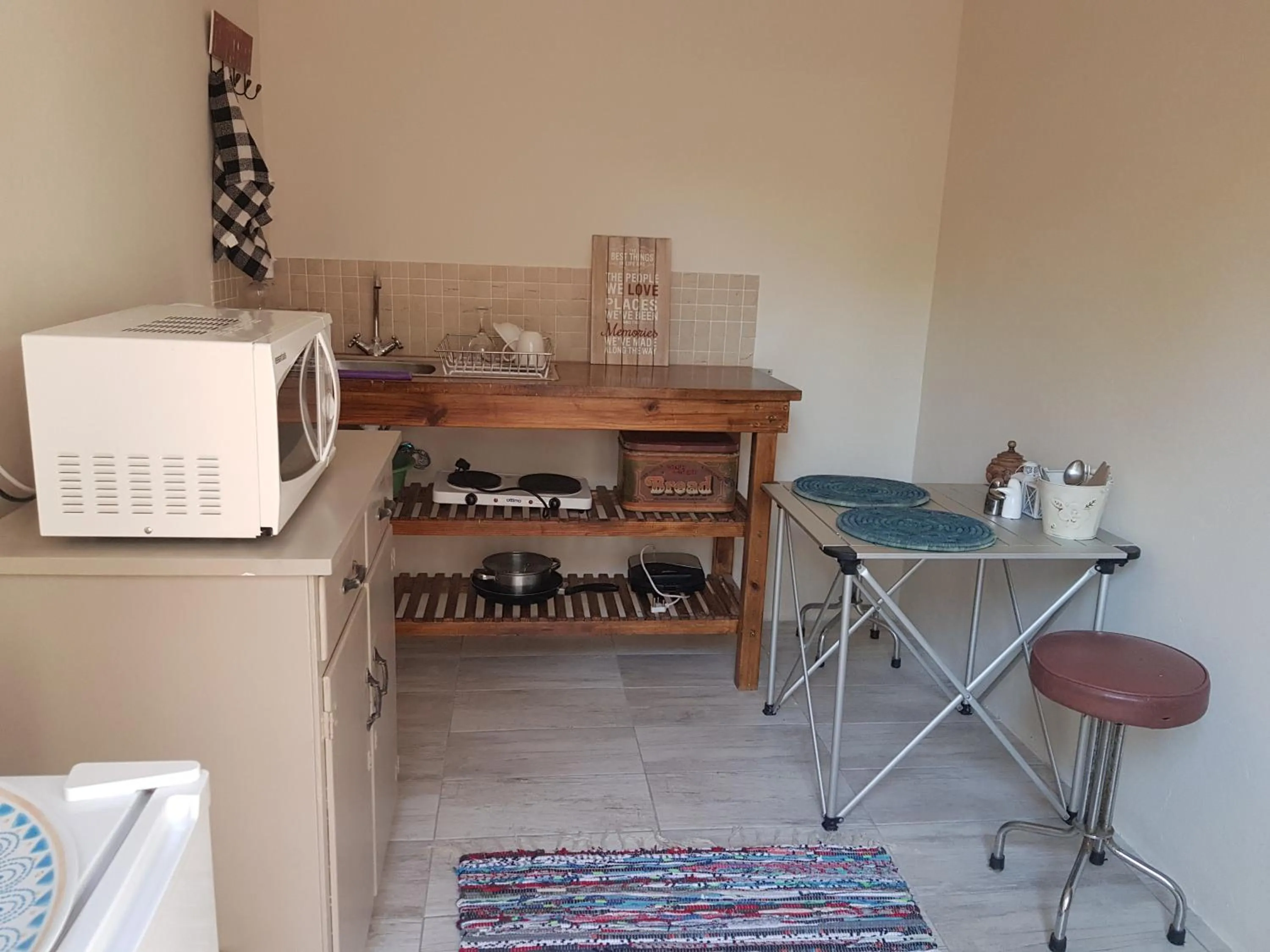 Kitchen or kitchenette in The Fairway