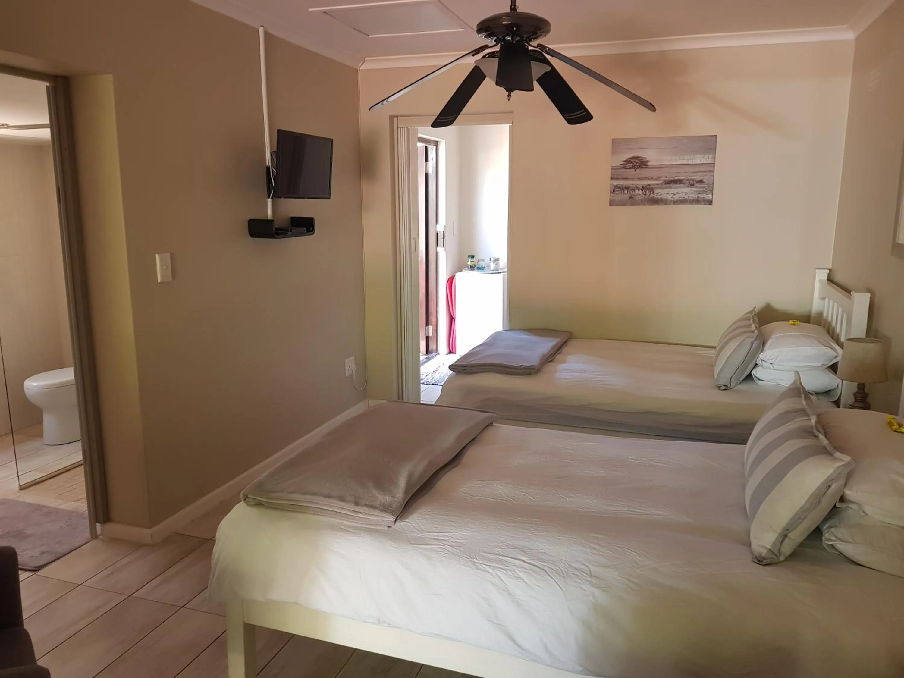 Bedroom, Bed in The Fairway