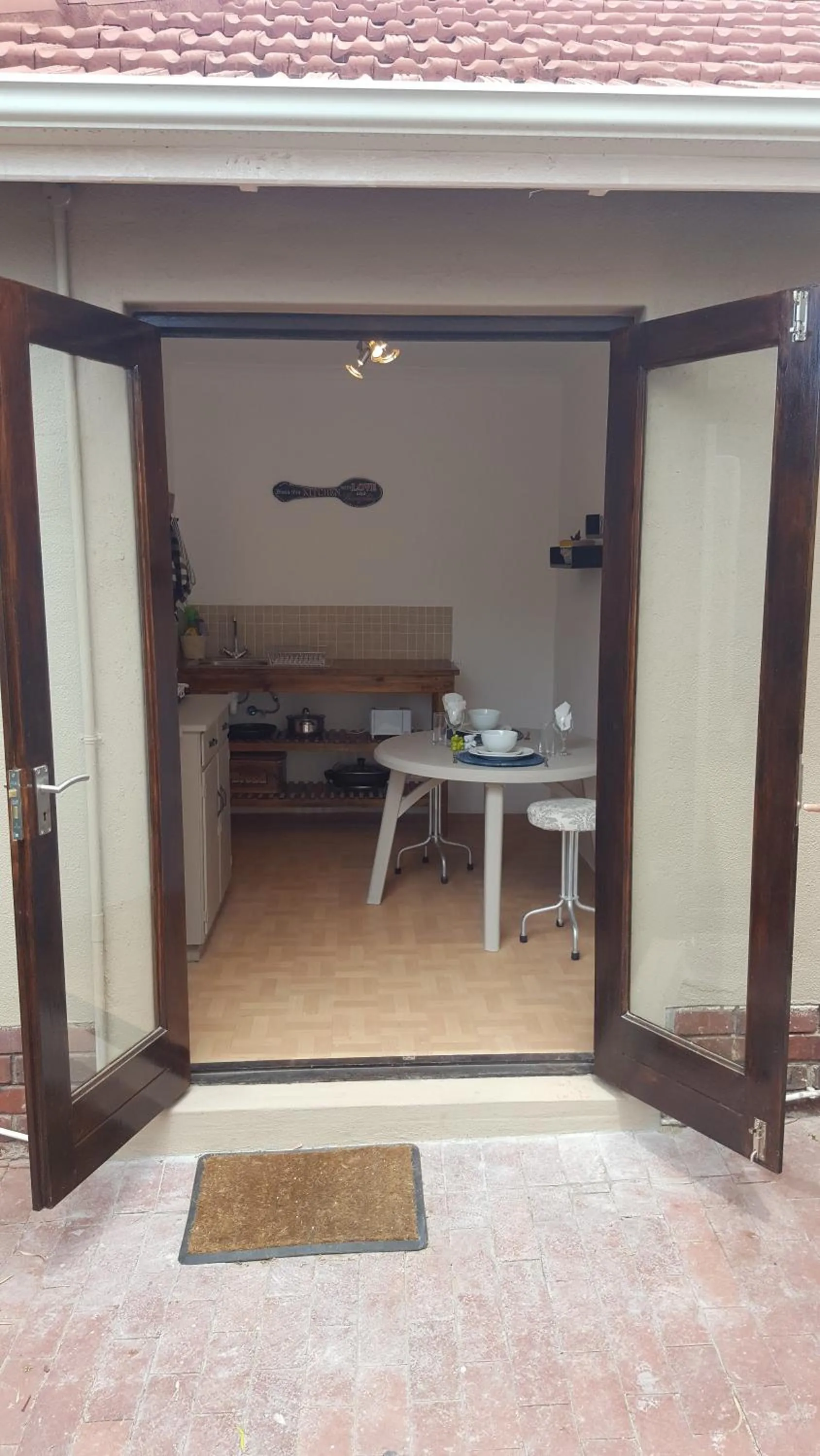 Kitchen or kitchenette in The Fairway