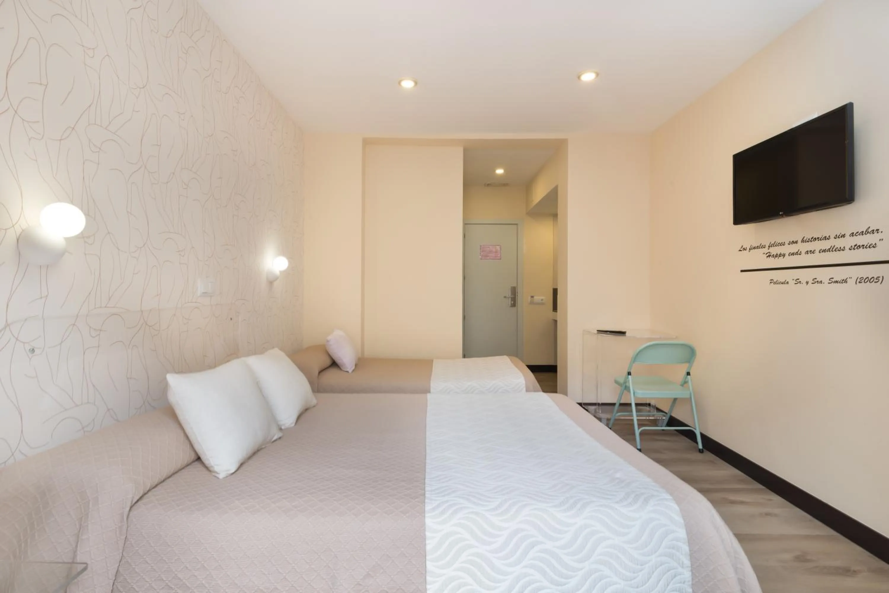 Photo of the whole room, Bed in Hostal Art Madrid