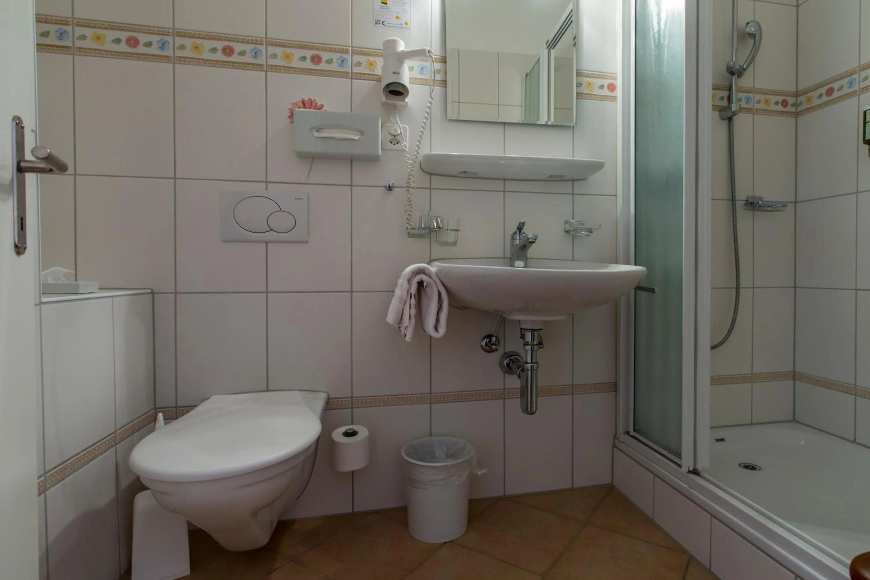 Shower in Hotel Cresta