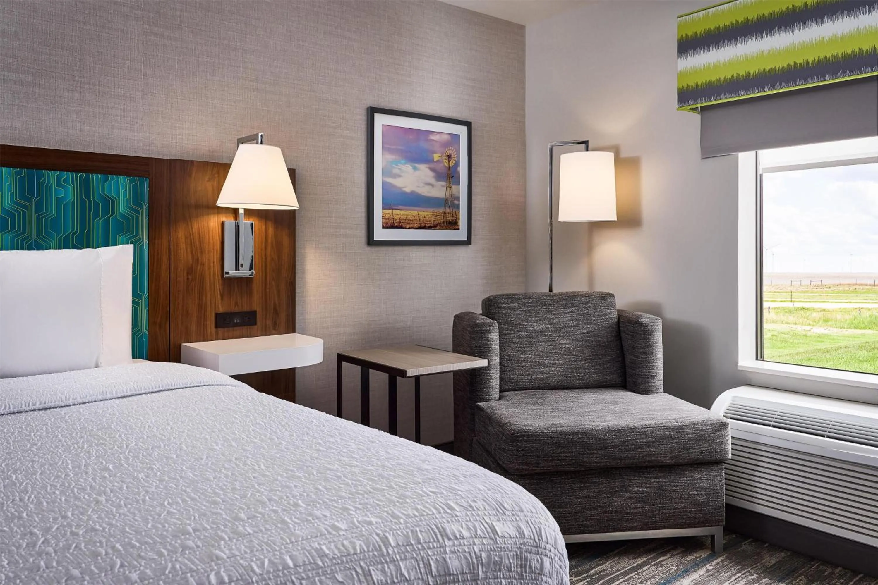 Bed in Hampton Inn Colby