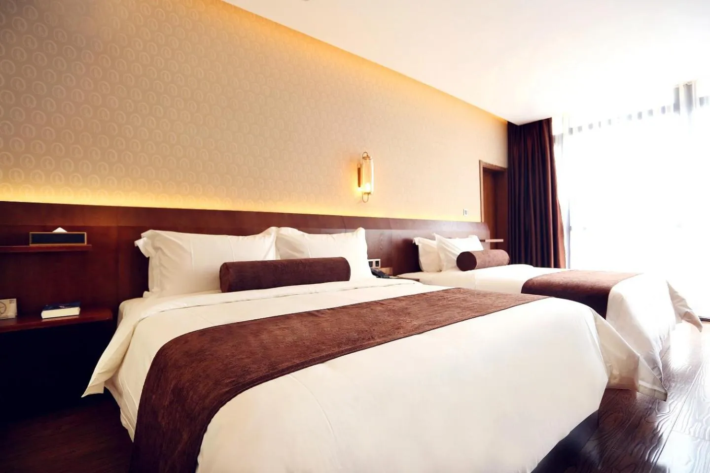 Bed in James Joyce Beijing Songjiazhuang Metro Station