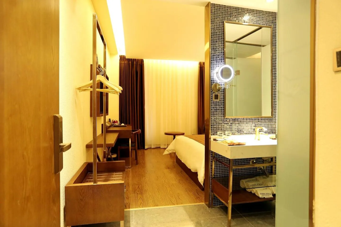 James Joyce Beijing Songjiazhuang Metro Station