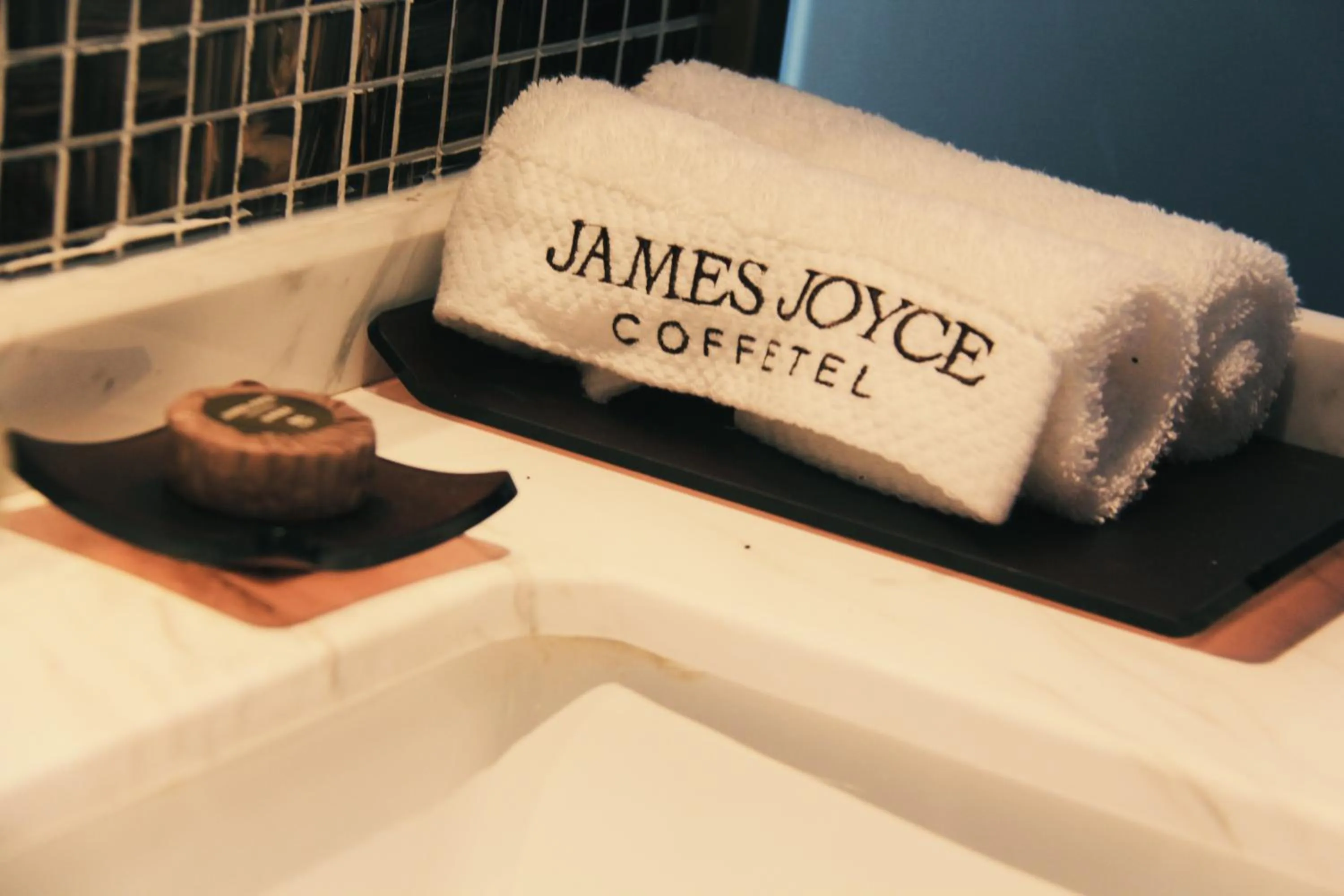 James Joyce Beijing Songjiazhuang Metro Station