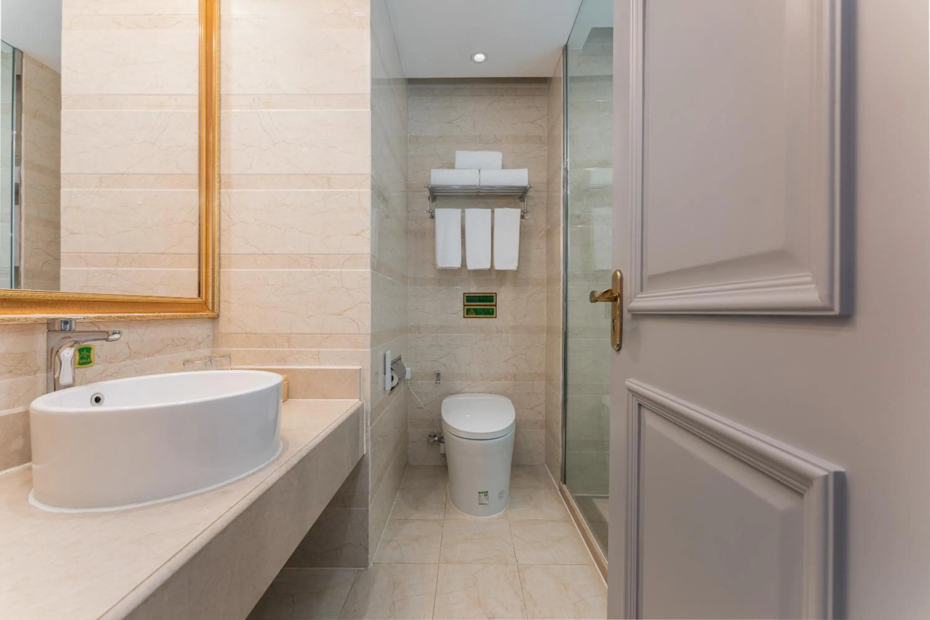 维也纳国际酒店上海浦东机场东方枢纽店-提供浦东机场迪士尼免费穿梭巴士