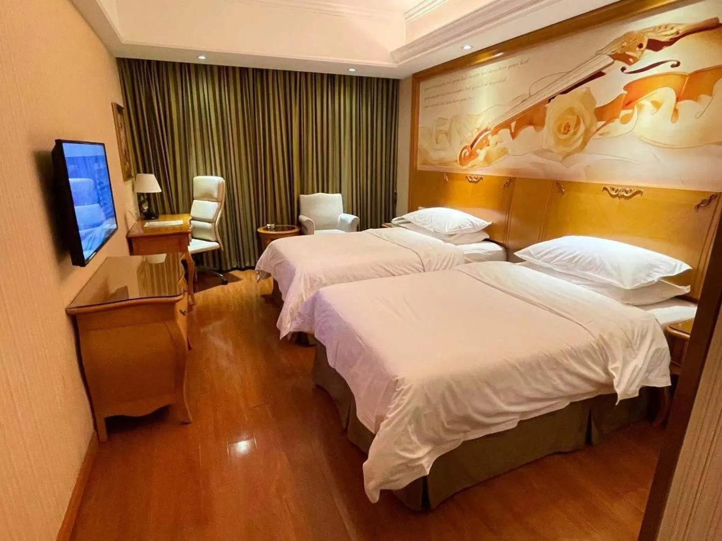 Bed in Vienna Hotel Shanghai Meilan Lake Metro Station