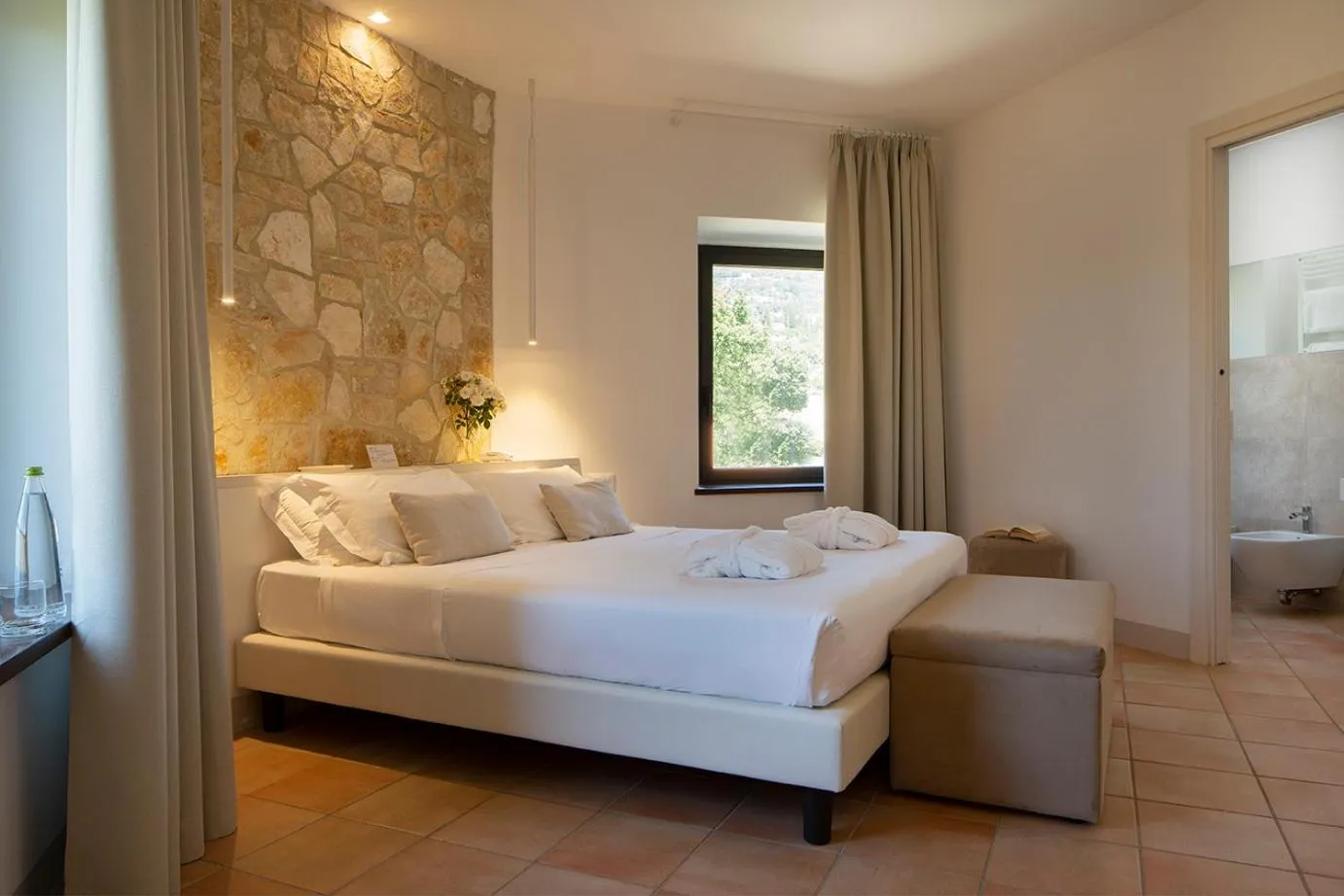 Photo of the whole room, Bed in Giotto Country House & Spa