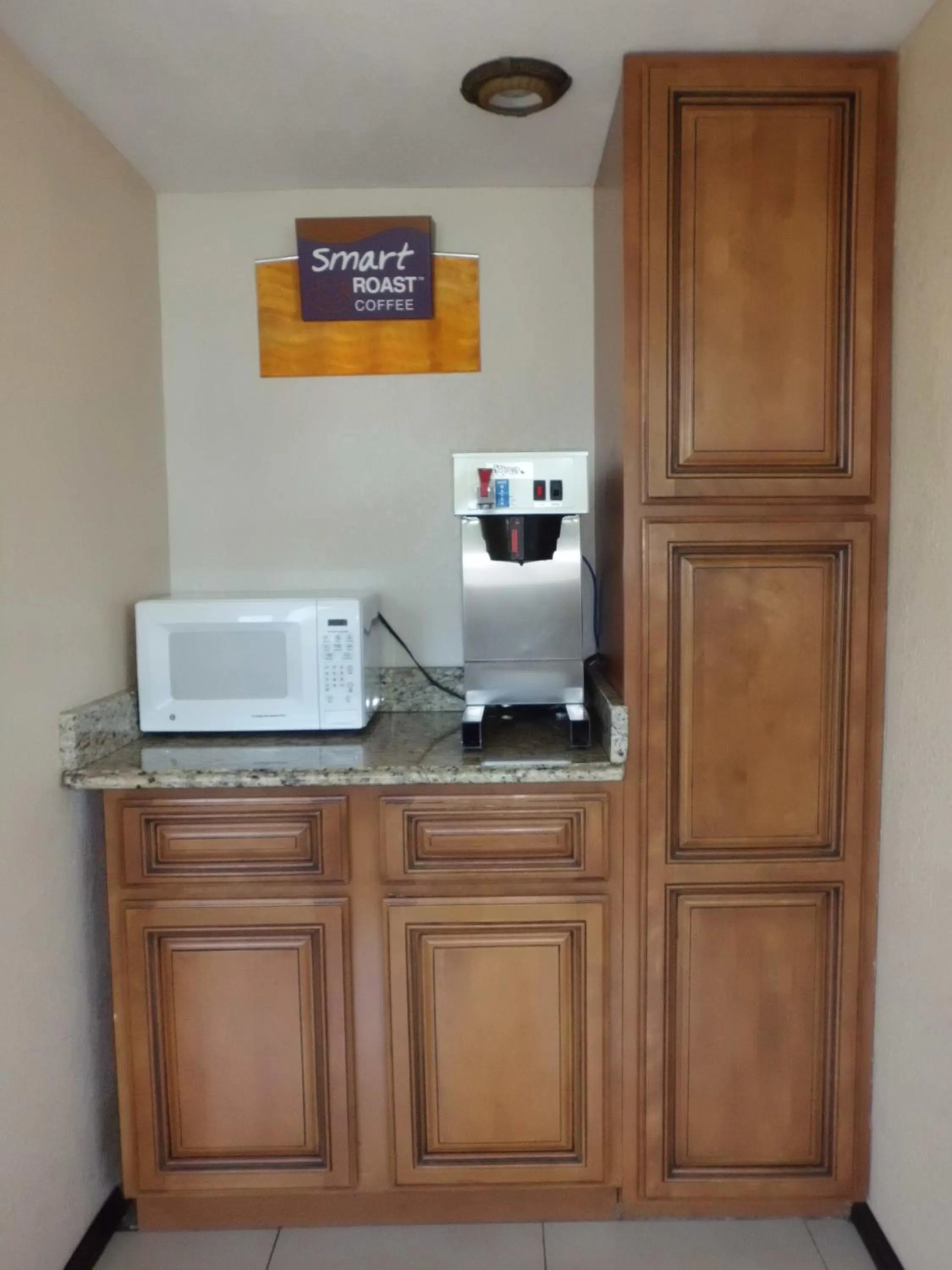 Lobby or reception in America's Best Inn & Suites-Lakeland