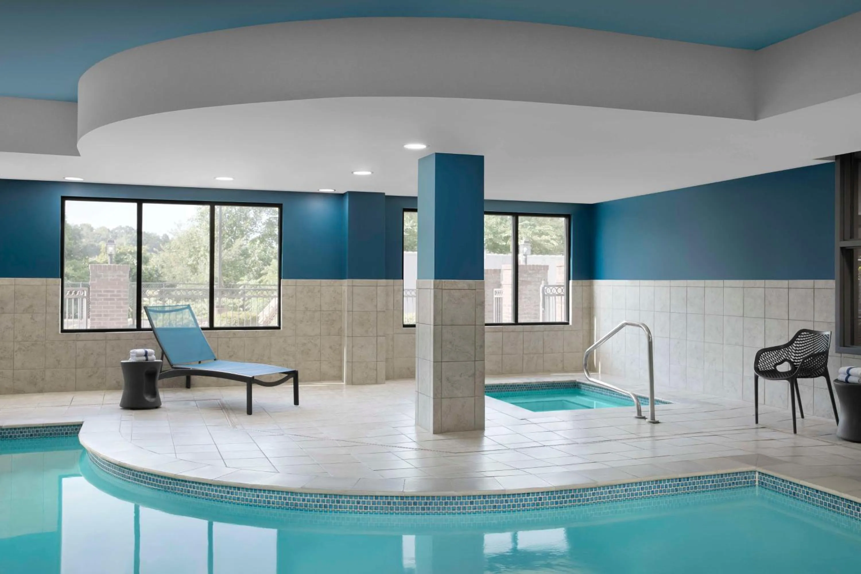 Pool view in Hampton Inn Dandridge