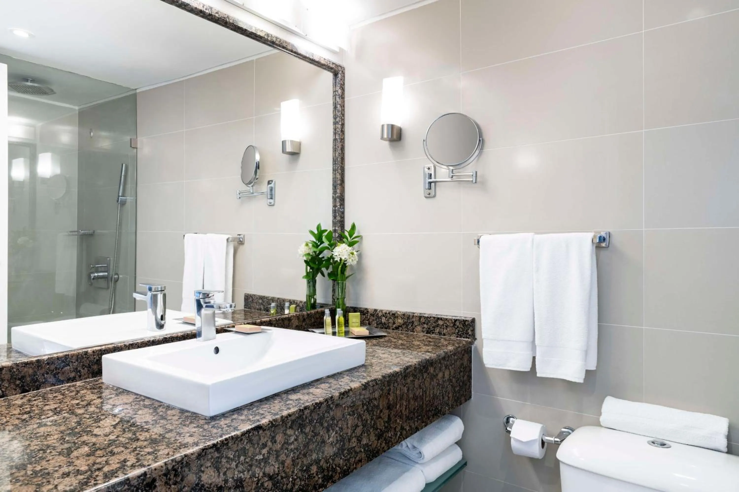 Shower in Hilton Cartagena