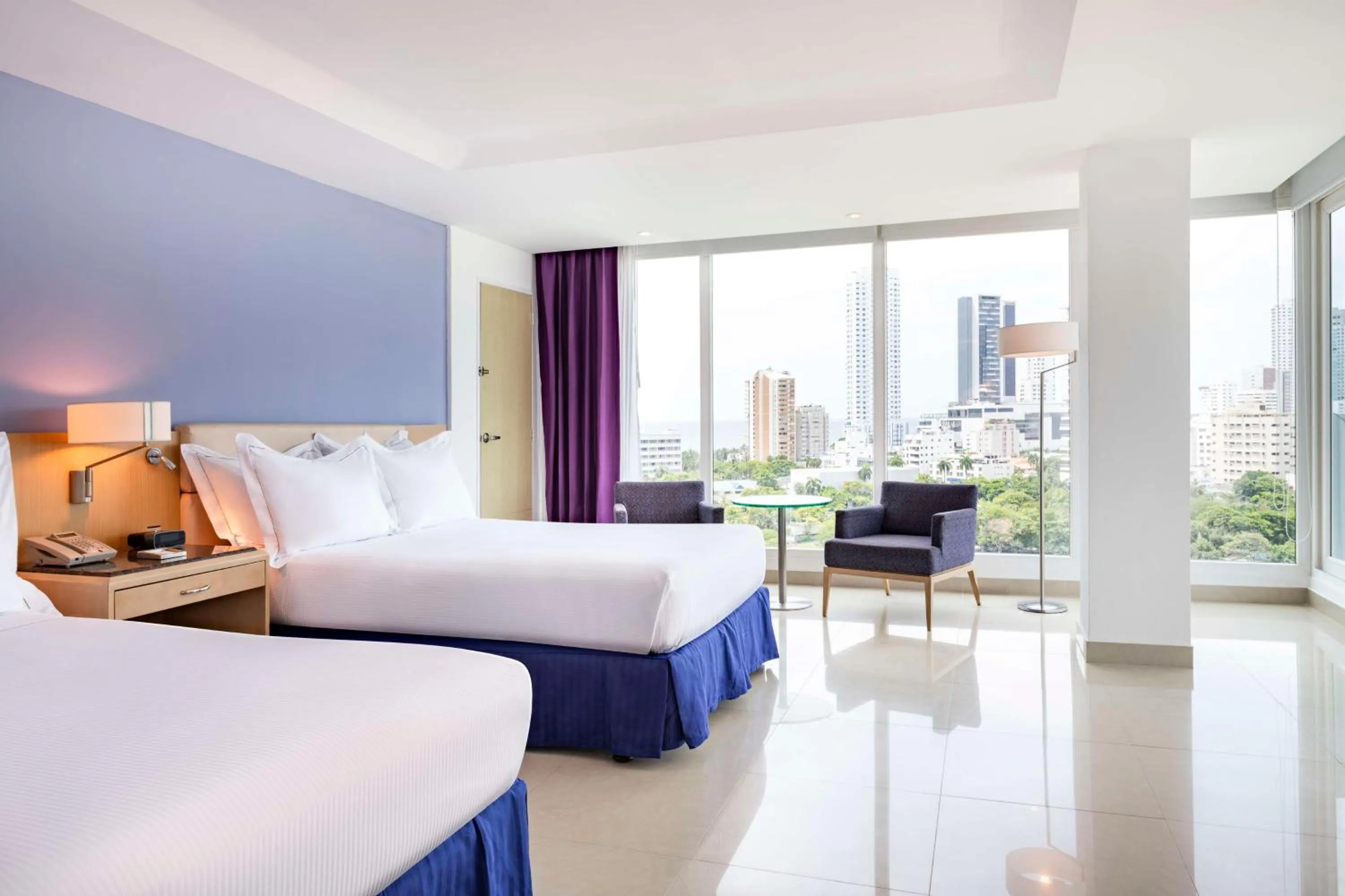 Living room, Bed in Hilton Cartagena