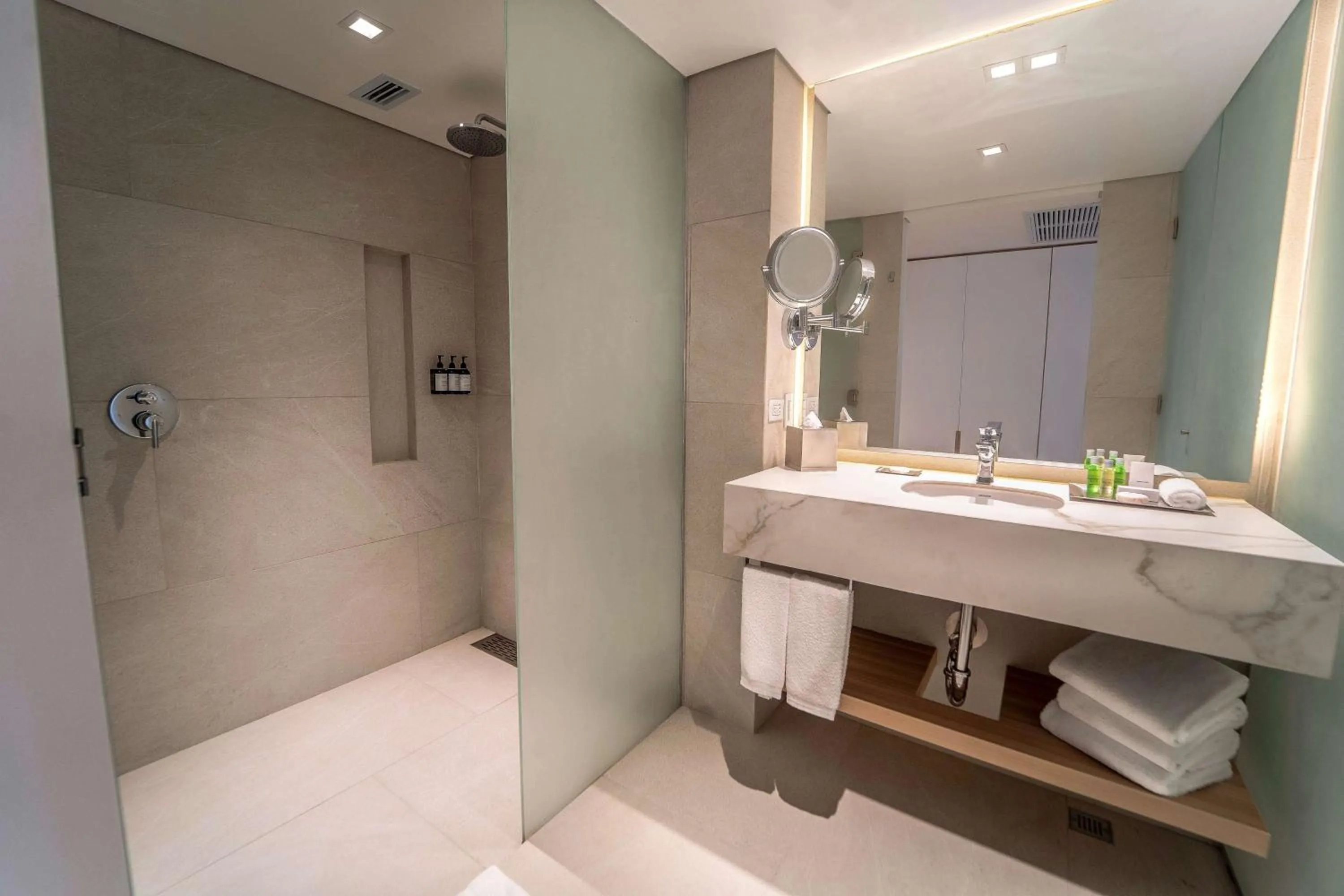 Bathroom in Hilton Cartagena