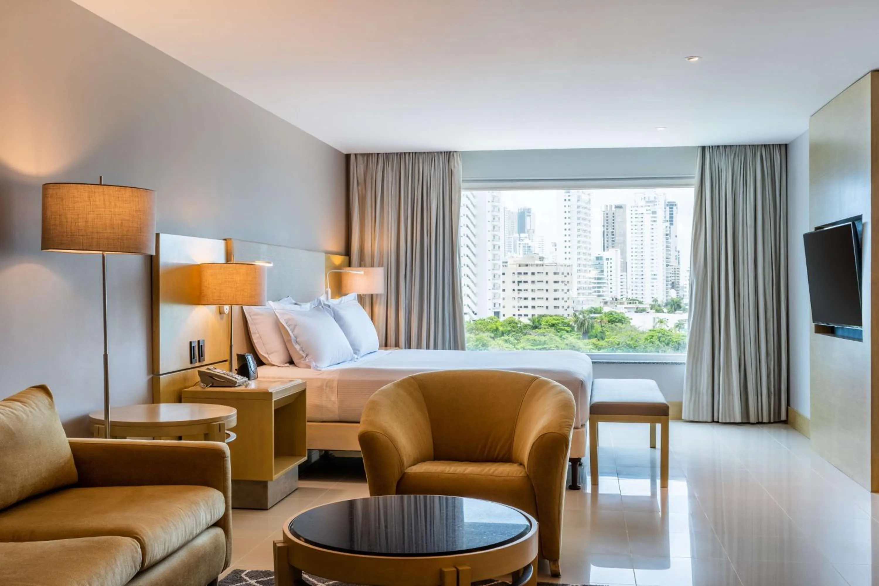 Living room, Bed in Hilton Cartagena
