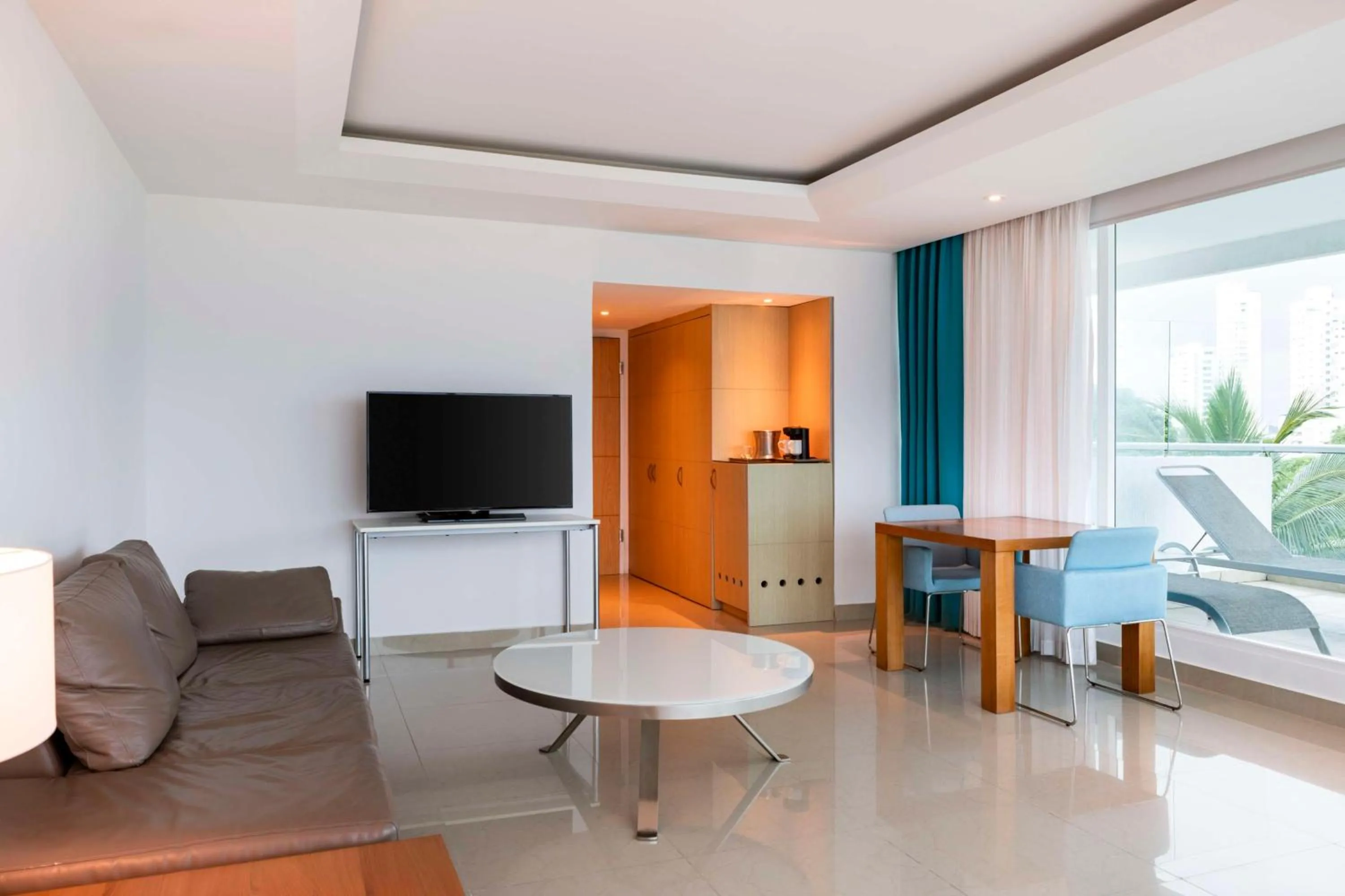 Living room in Hilton Cartagena