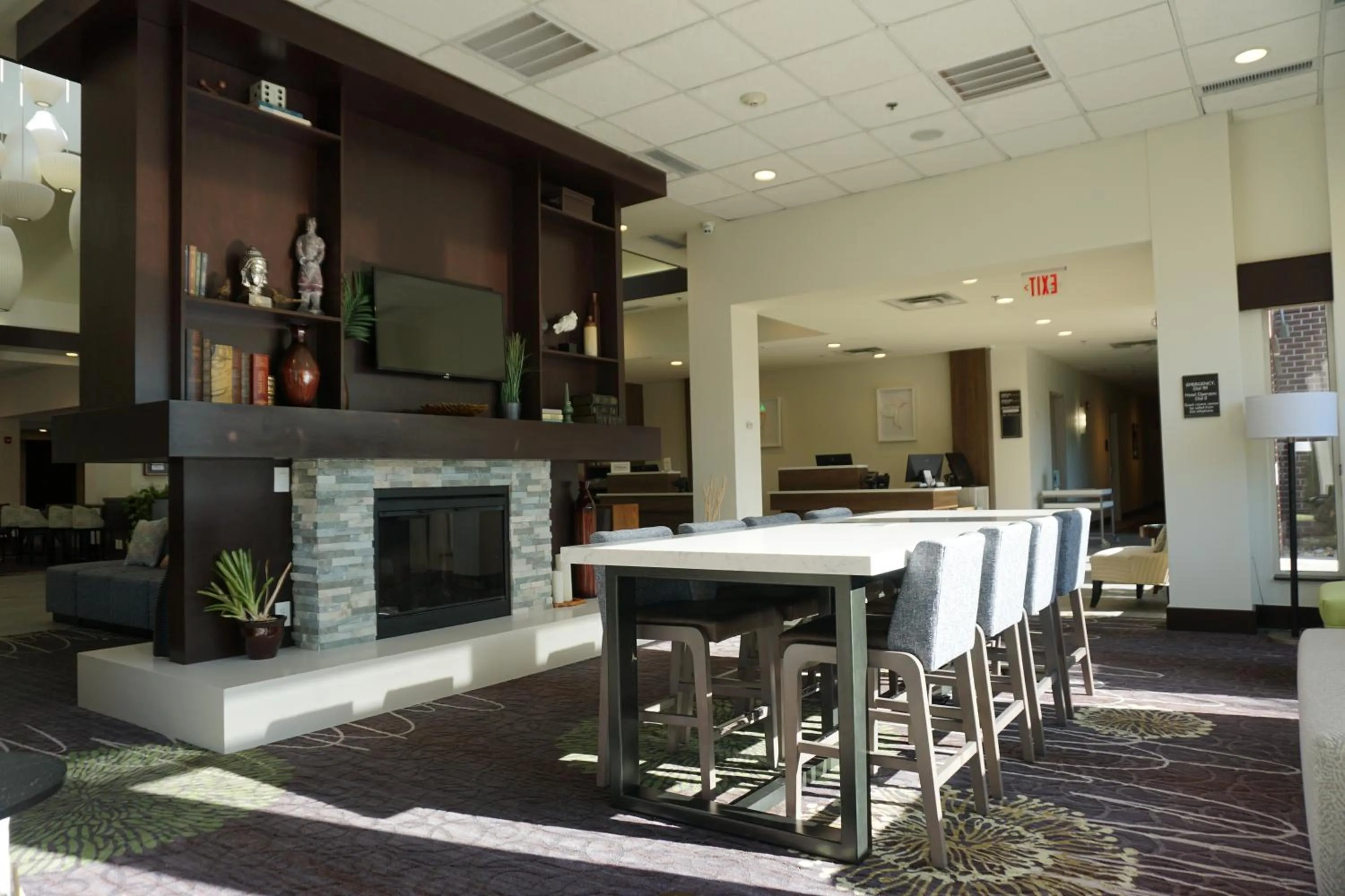 Seating area in Hilton Garden Inn Atlanta/Peachtree City