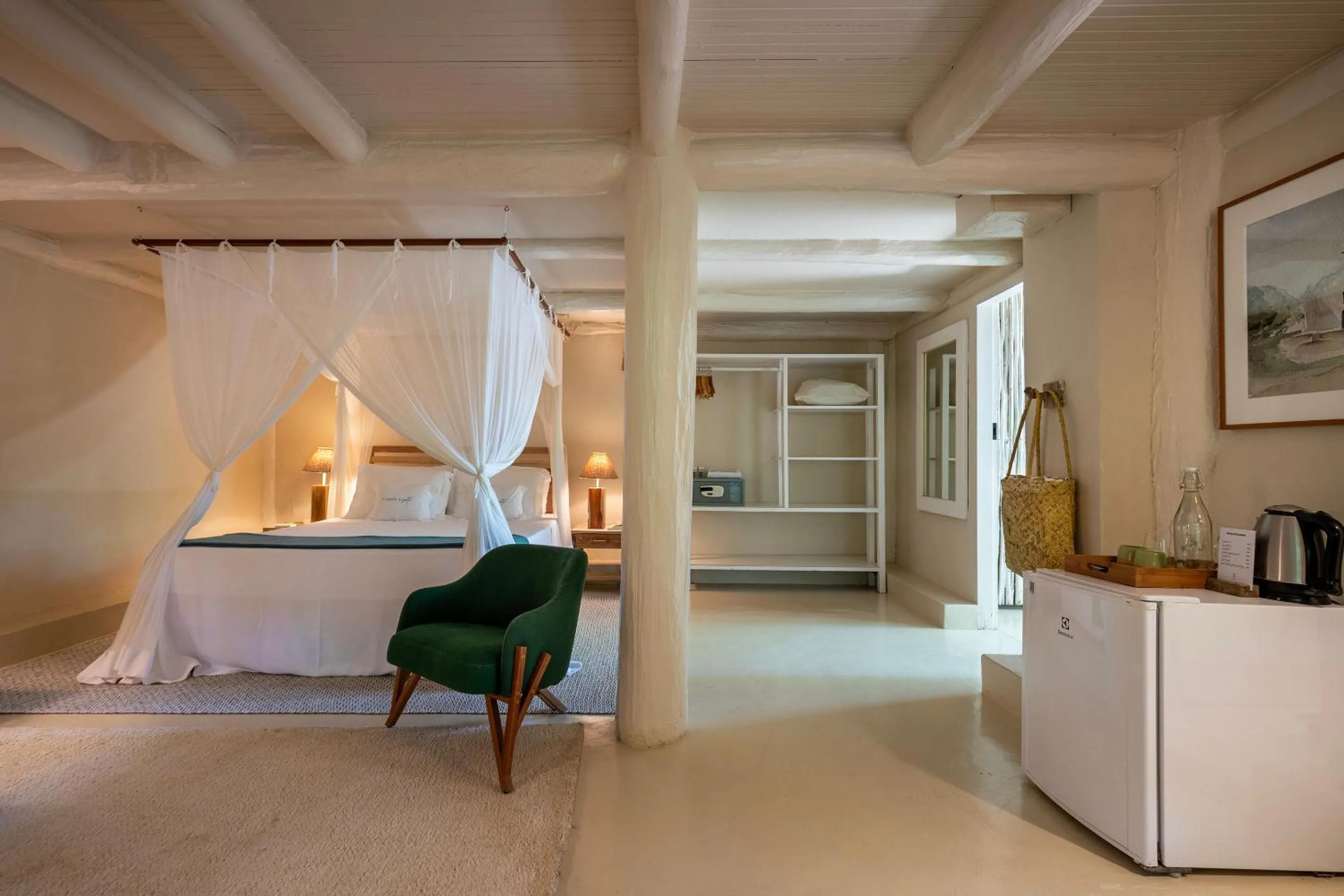 Property building, Bed in Pousada Capim Santo