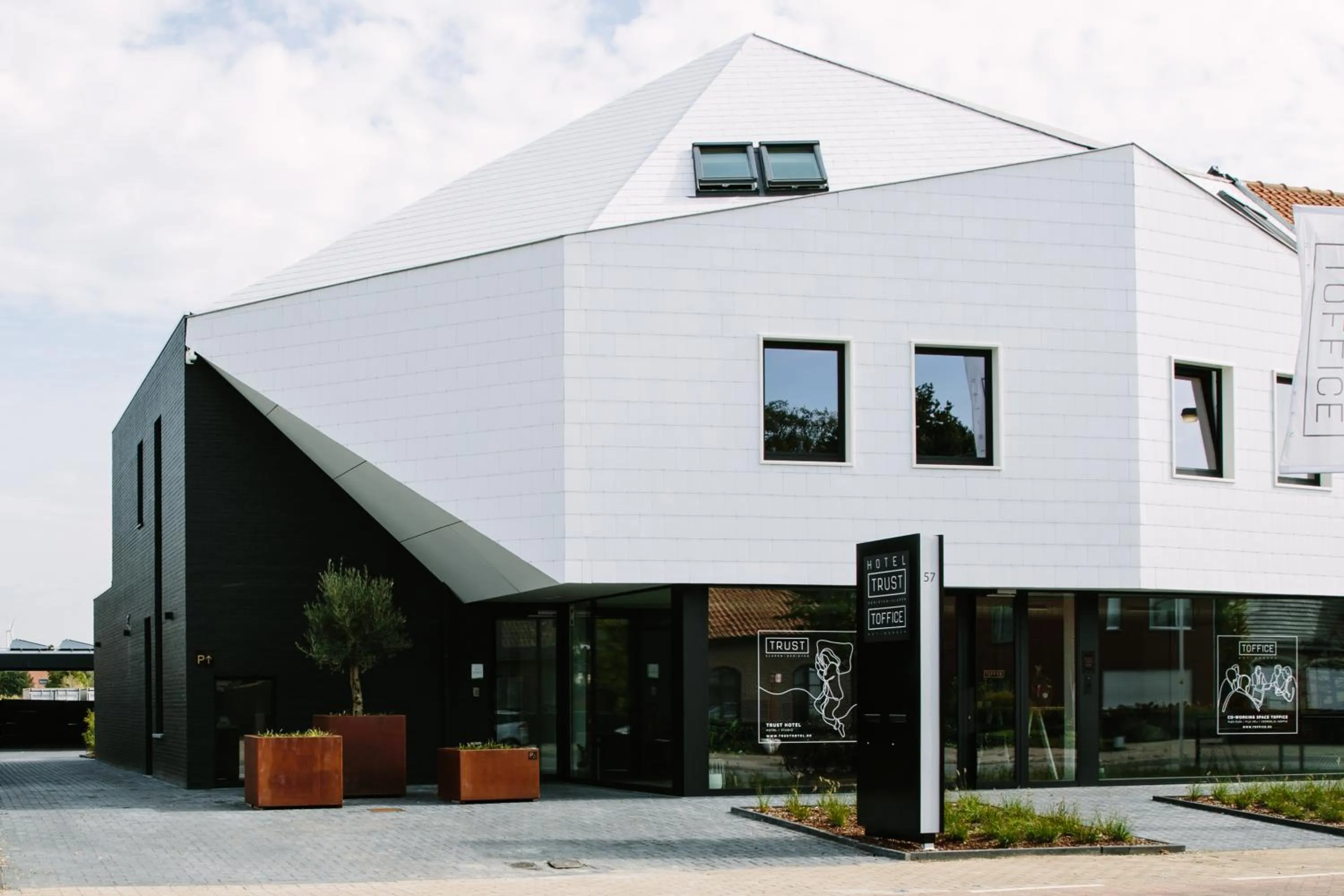 Facade/entrance in TRUST Hotel