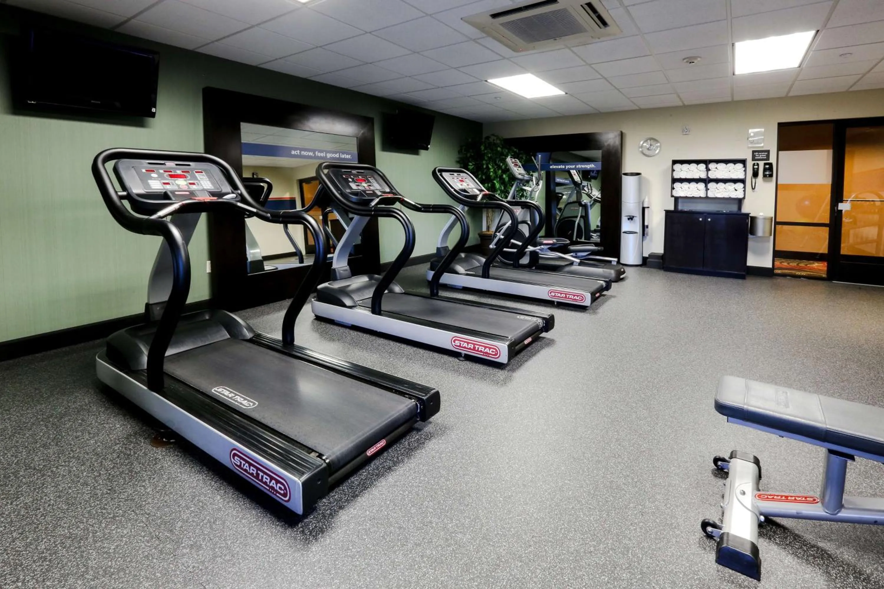 Fitness centre/facilities in Hampton Inn & Suites by Hilton Tomball Houston NW