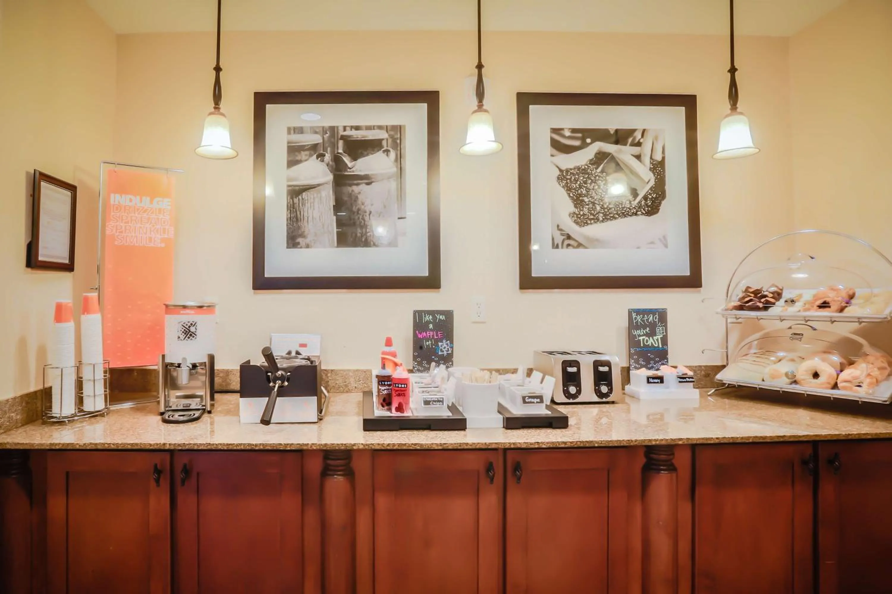 Breakfast in Hampton Inn & Suites by Hilton Tomball Houston NW