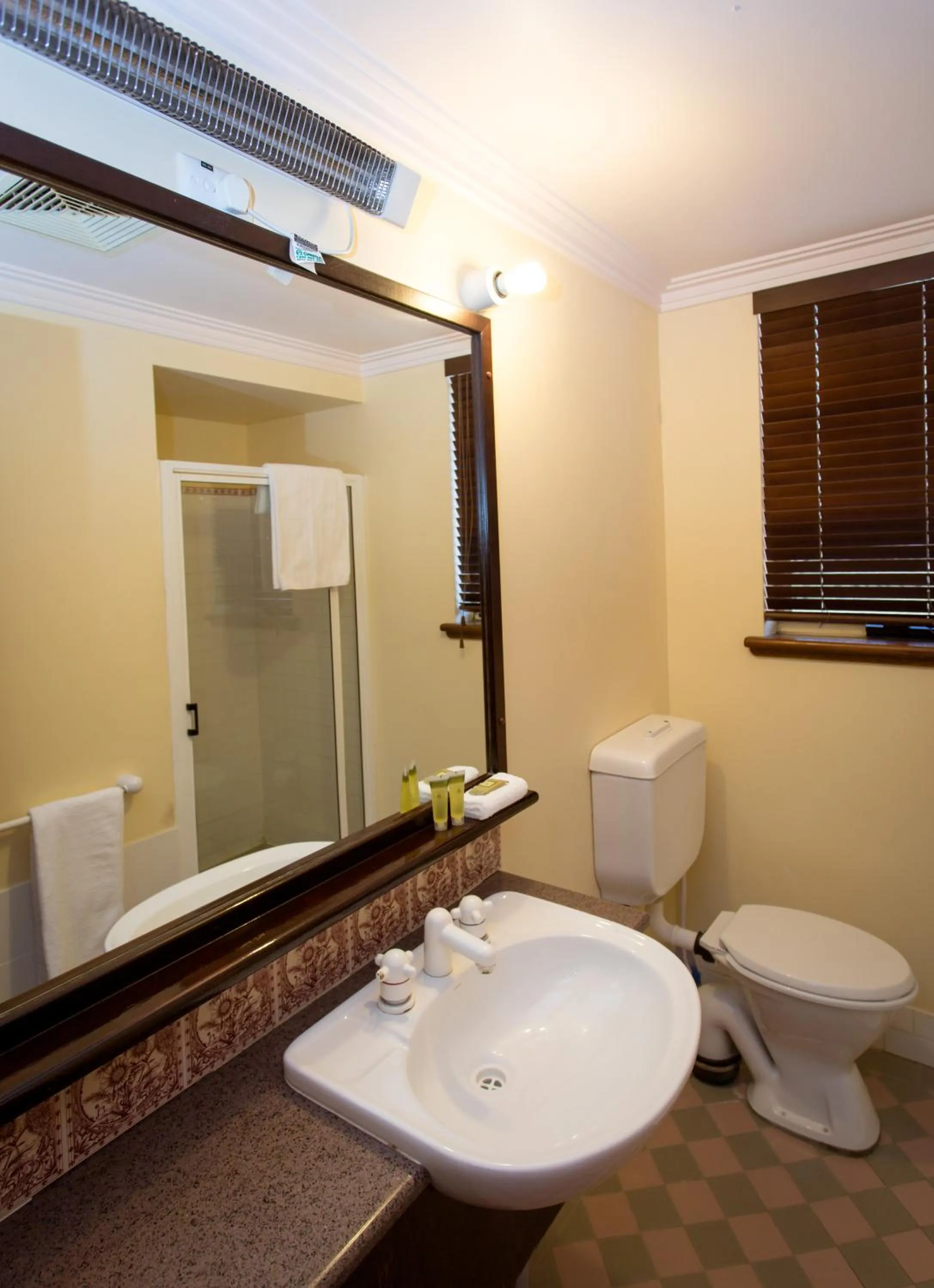 Shower in La Maison Boutique Hotel