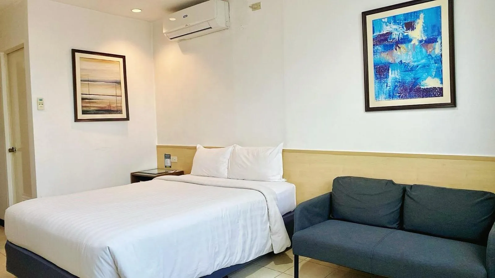 Bed in Hotel Pier Cuatro