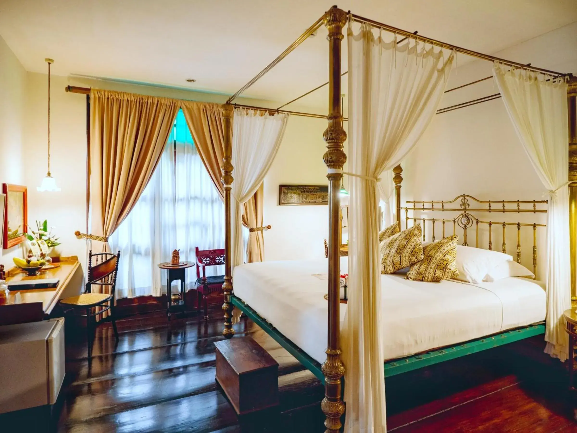 Raden Saleh Suite in Hotel Tugu Malang Raden Saleh Suite in Hotel Tugu Malang