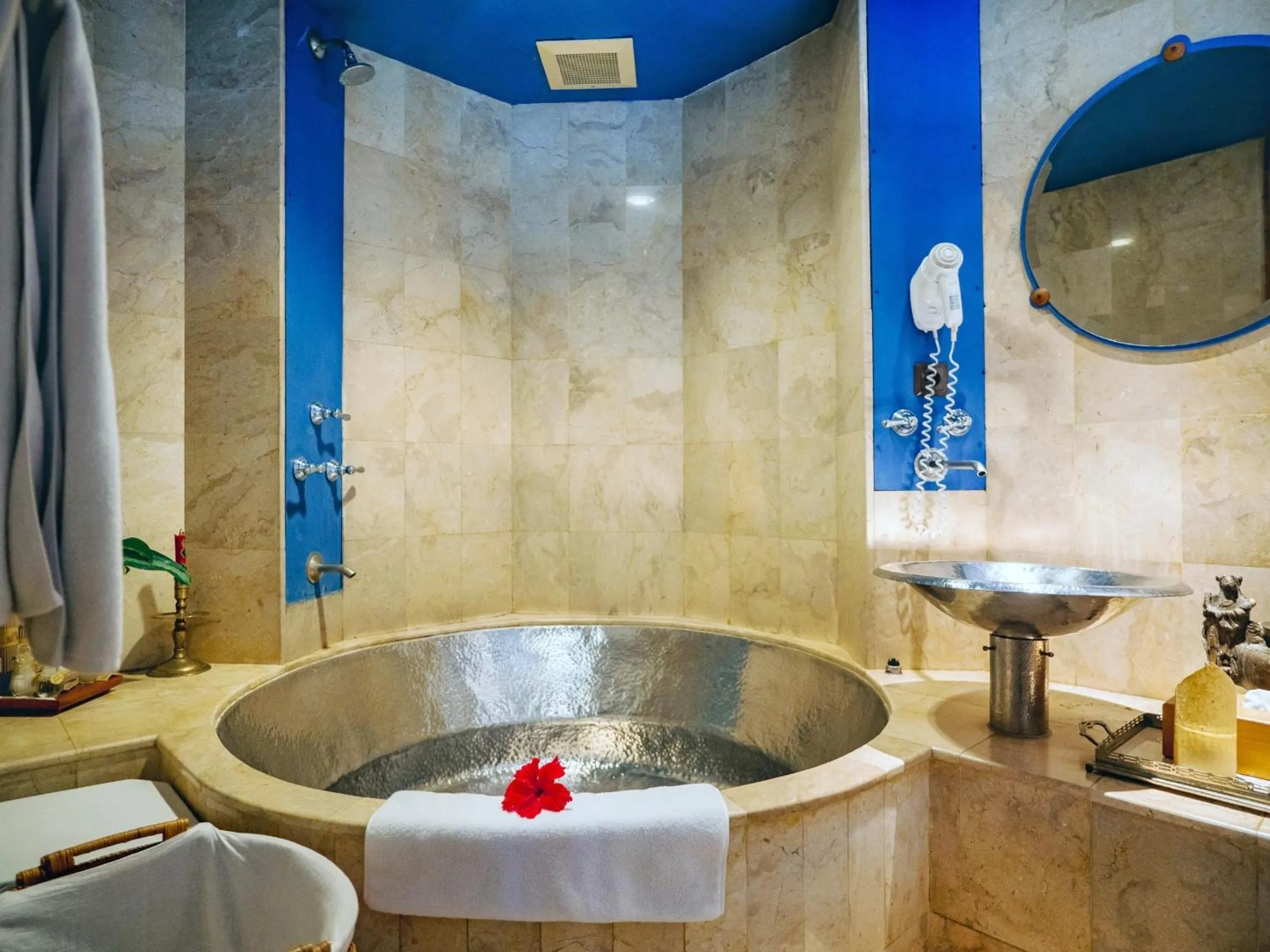 Hot Tub in Hotel Tugu Malang