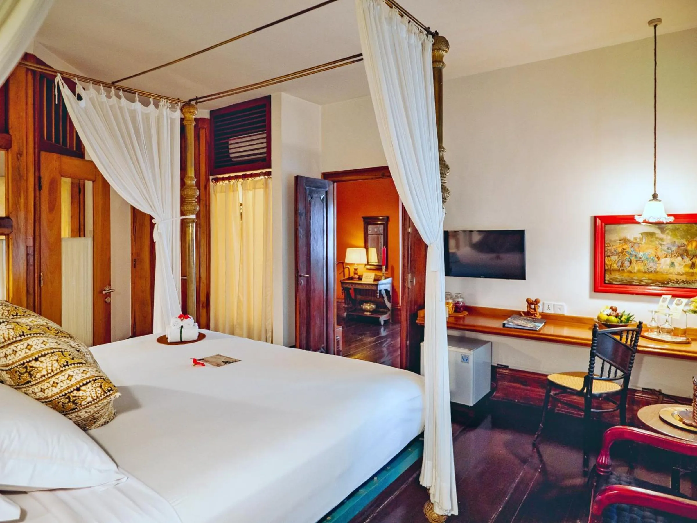 TV and multimedia, Bed in Hotel Tugu Malang