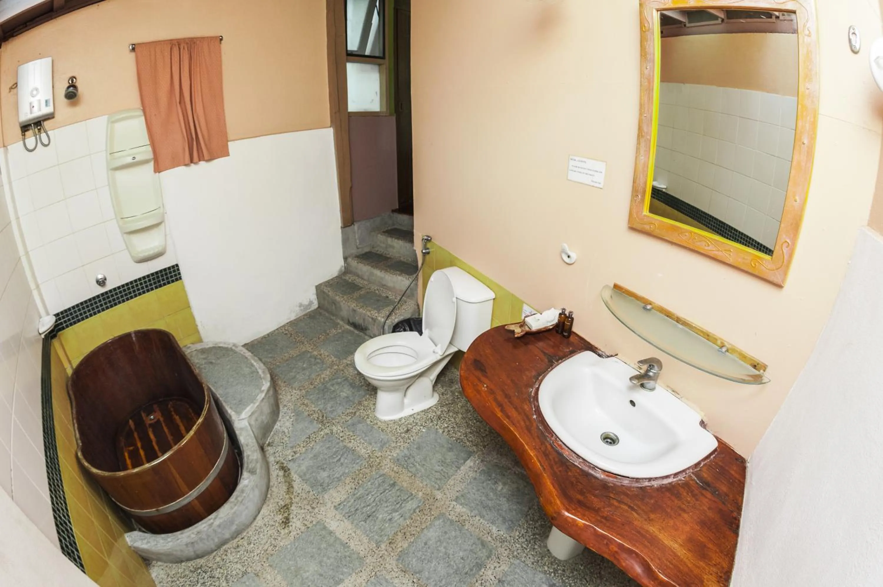 Toilet in Koh Tao Coral Grand Resort