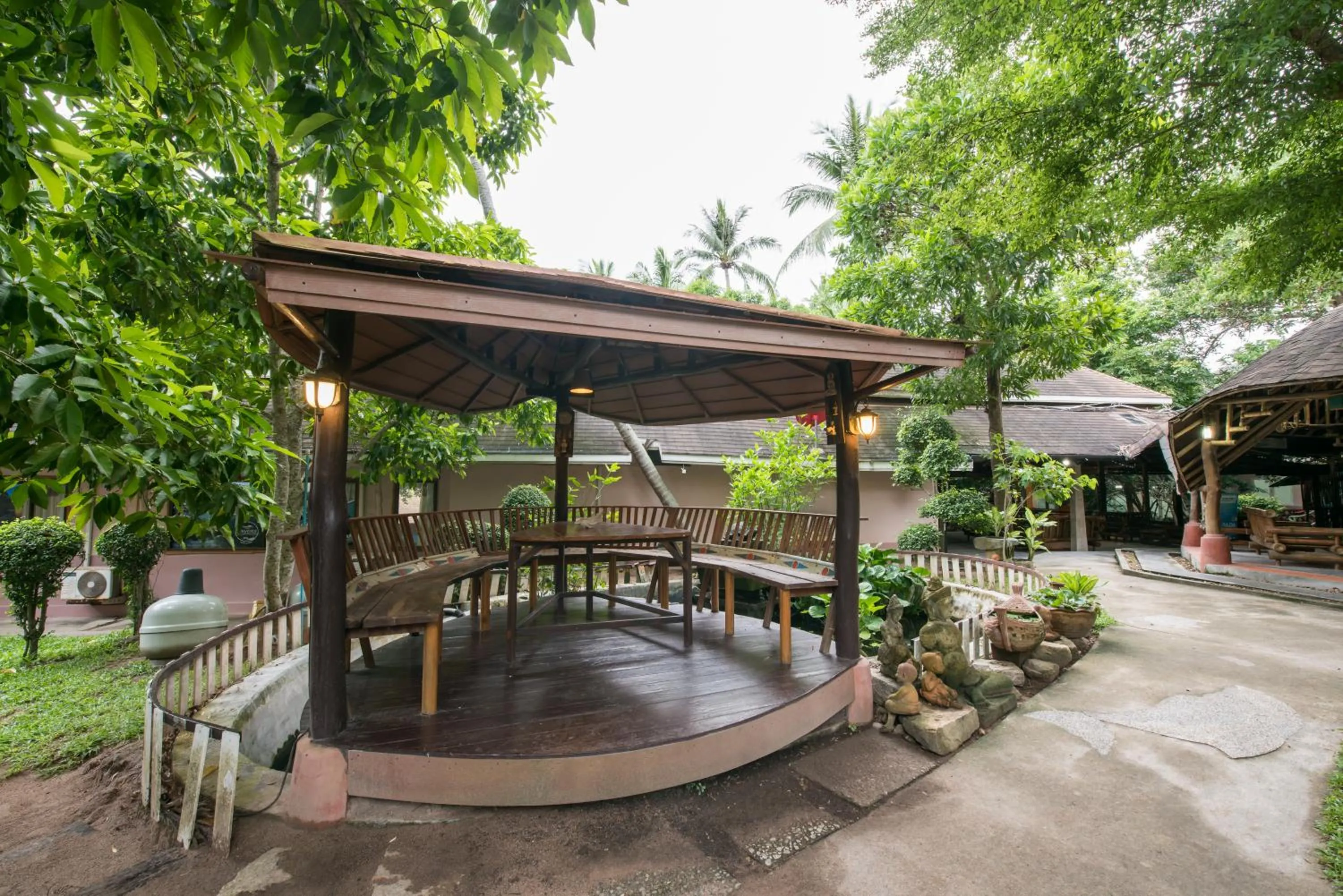 Garden in Koh Tao Coral Grand Resort