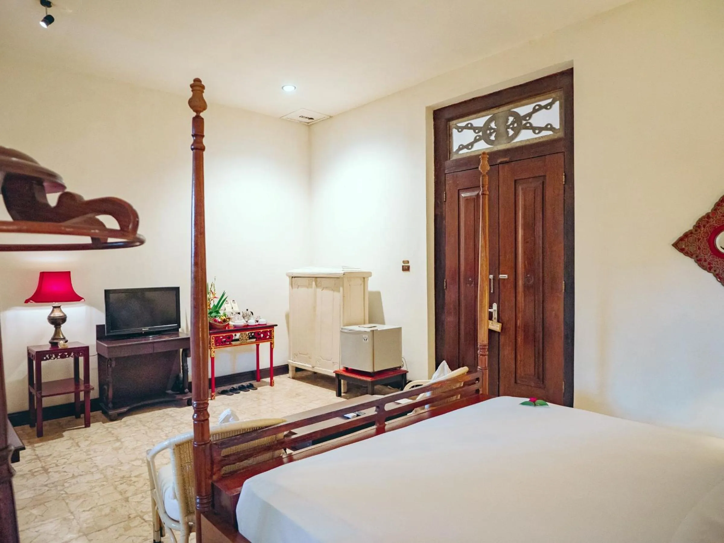 Bed in Hotel Tugu Blitar