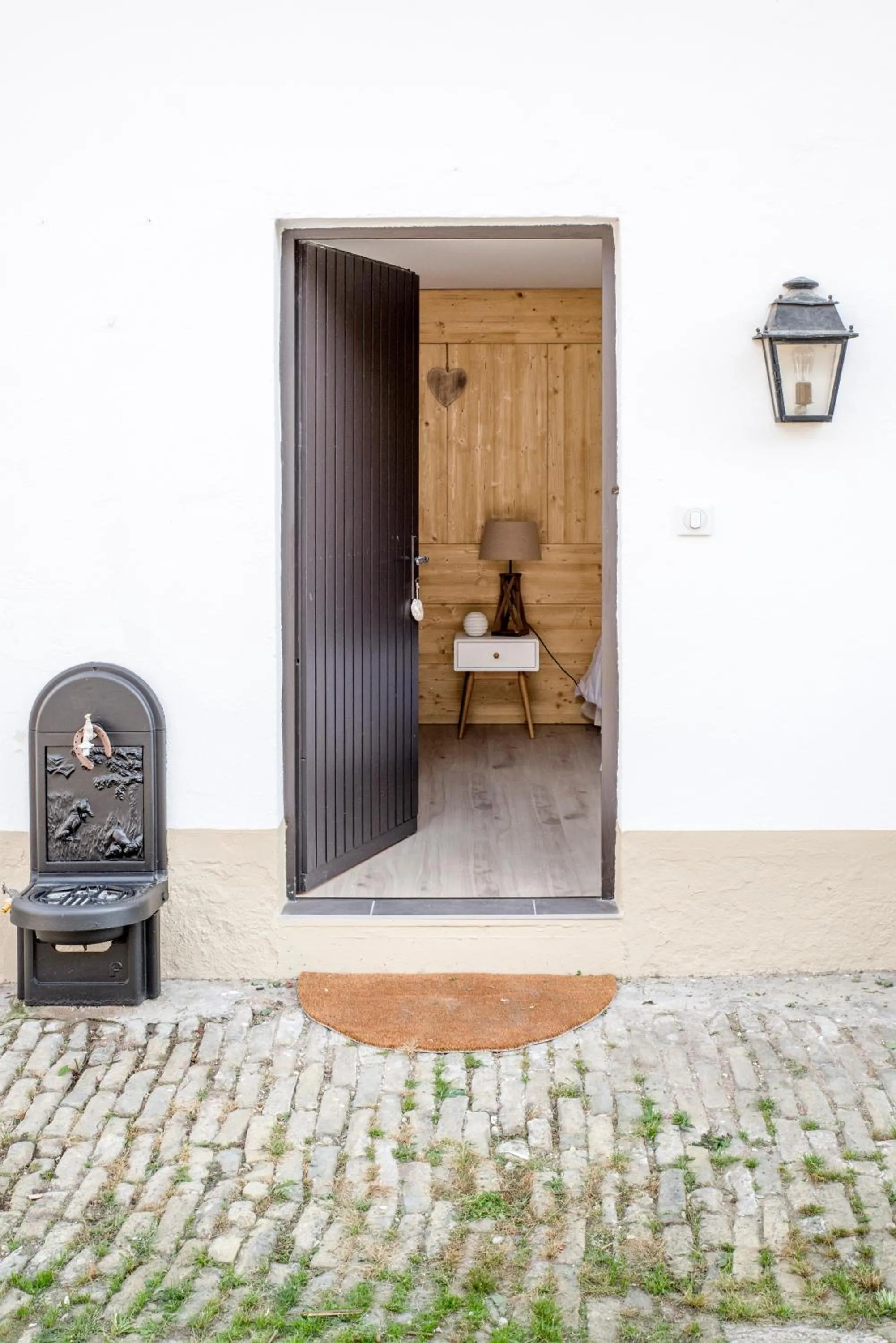 Photo of the whole room in La Grange aux Coqs
