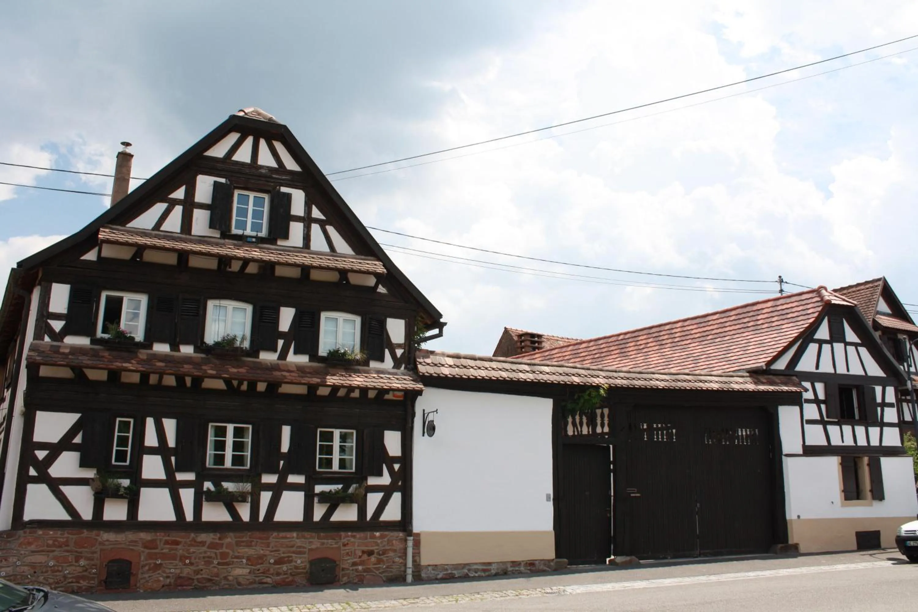 Facade/entrance in La Grange aux Coqs