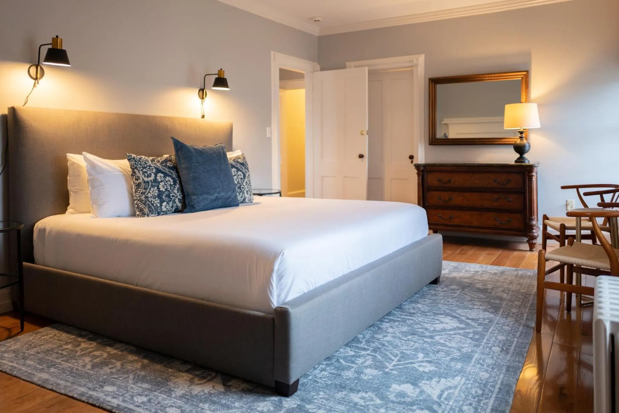 Bedroom, Bed in OneSixtyFive, The Inn on Park Row