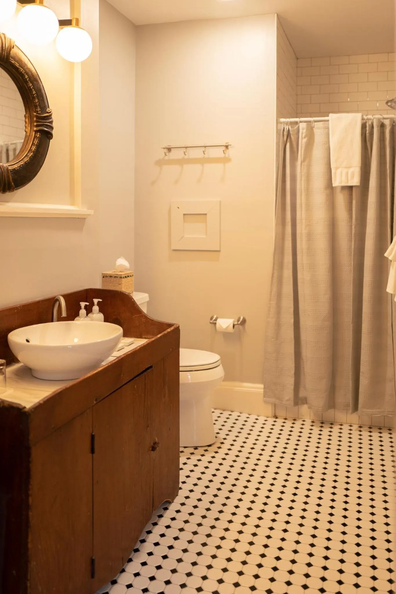 Bathroom in OneSixtyFive, The Inn on Park Row