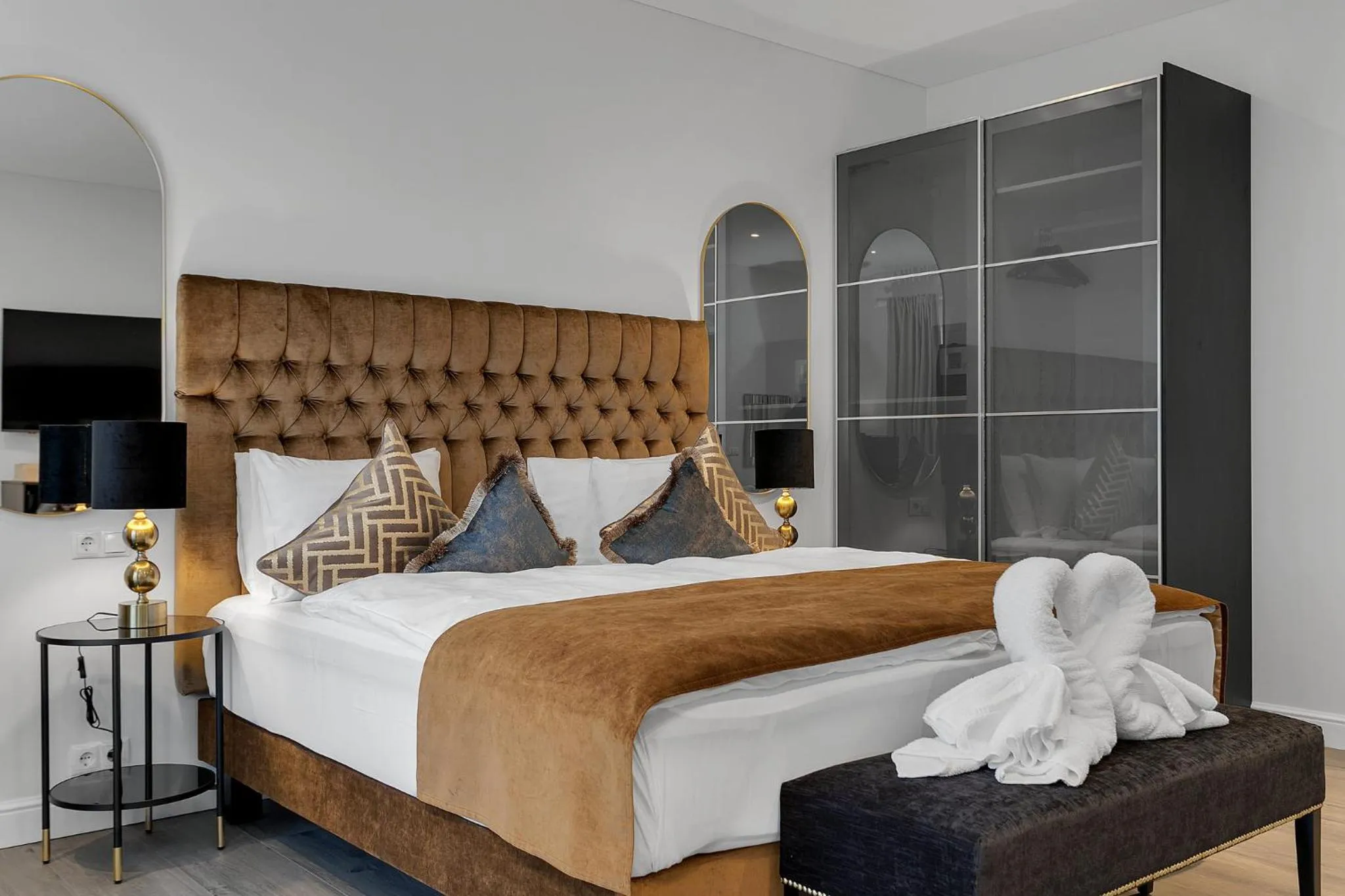 Bedroom, Bed in Hotel Grimsborgir by Keahotels